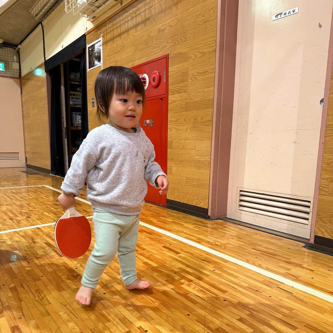 藤田崇寛のインスタグラム：「. 今日は久々に近くの体育館で卓球を🏓  ちゃんと終わった後モップがけもしてた👏😂」