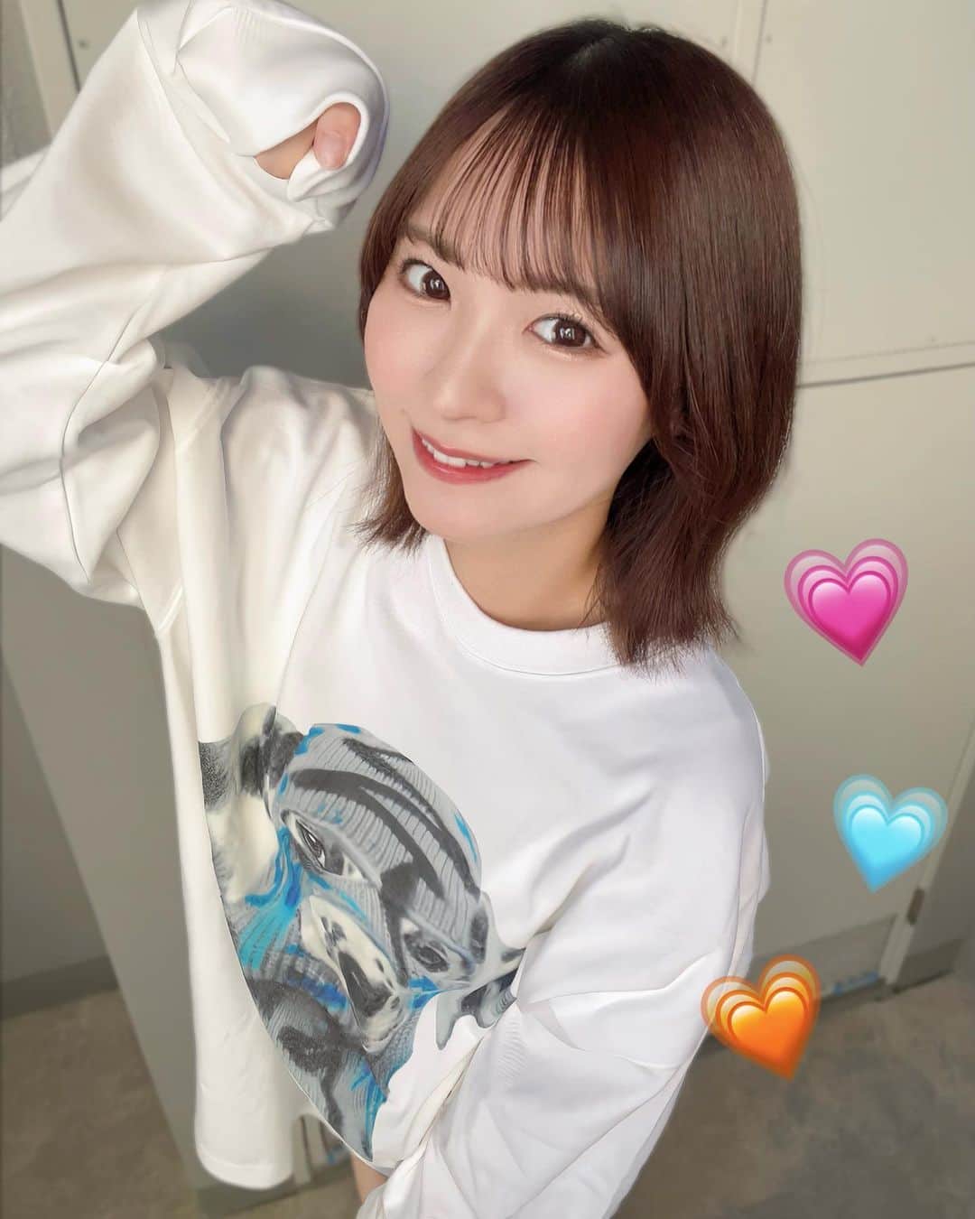 東條なつさんのインスタグラム写真 - (東條なつInstagram)「ダルメシアン🐄🩵  先日 @acolasia_web さんから 素敵なお洋服いただきました📷✨　  こちらはオフホワイトで 色違いのアイスブルーも ドーベルマンver.も とっても可愛かったです！🐾  Tシャツもフーディーも可愛いのが 沢山あって迷っちゃった💭」10月28日 9時00分 - tojonatsu