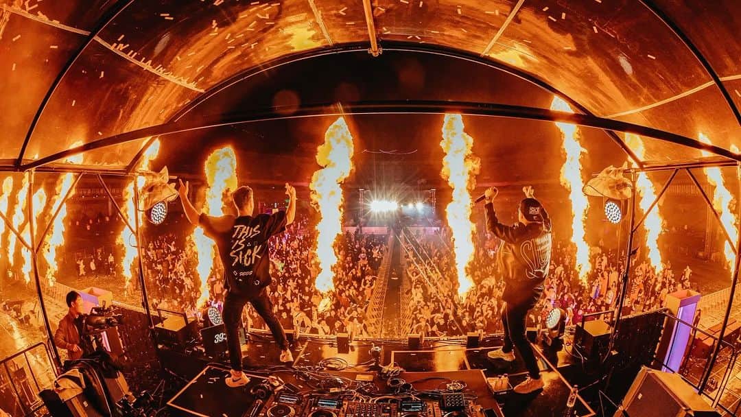 SICK INDIVIDUALSのインスタグラム：「It’s time to celebrate! Our new track is out on all platforms」