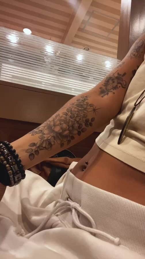 グレイス・カサリーノのインスタグラム：「tattoo ❤︎」