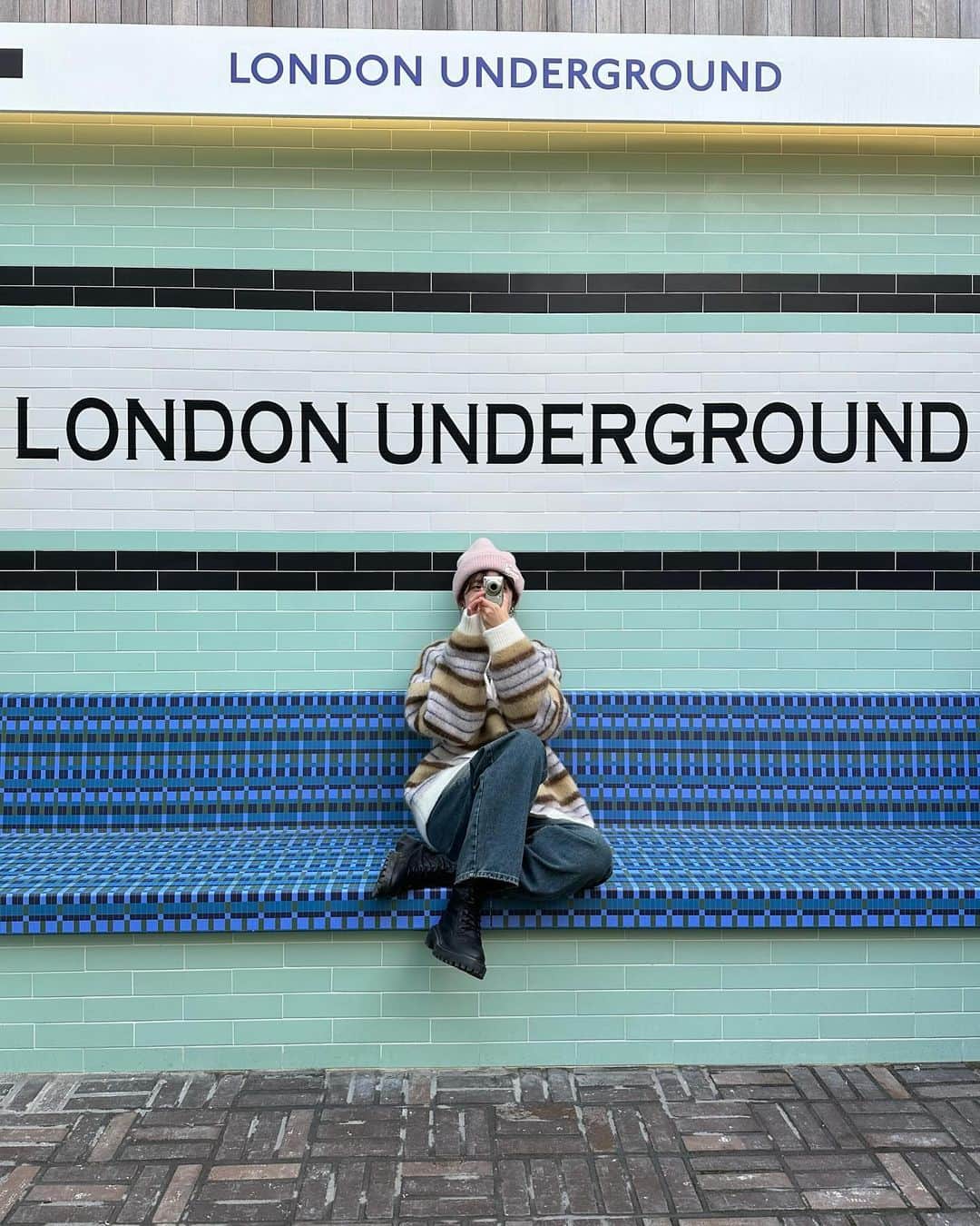 イ・ハウンさんのインスタグラム写真 - (イ・ハウンInstagram)「런던기억이 새록새록 🚉🛤️ @londonunderground.studio」10月8日 22時40分 - lhaeun96