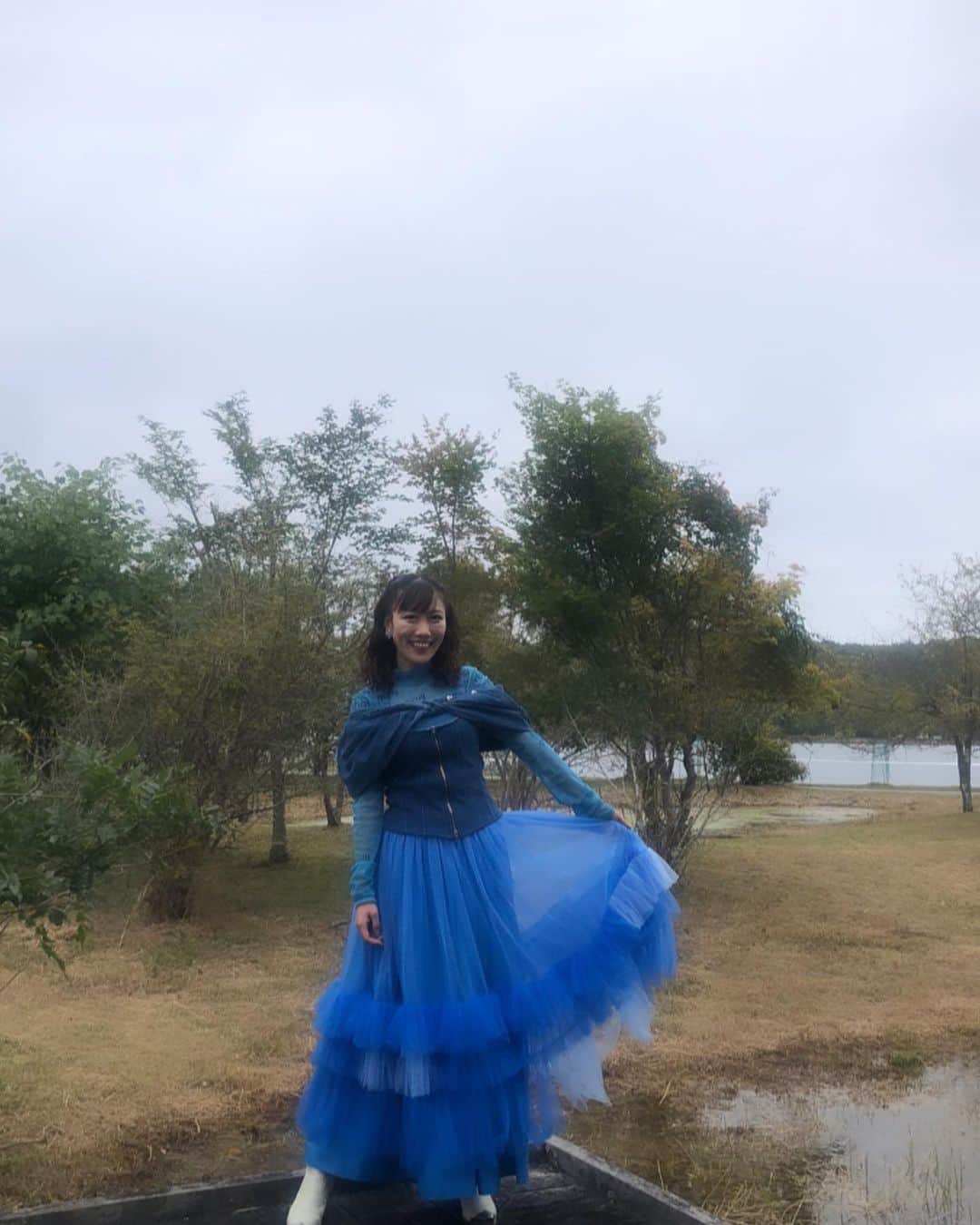 高城れにさんのインスタグラム写真 - (高城れにInstagram)「富士山イメージのお衣装🩵💙  ブルーは紫と同じくらい好きだから嬉しいんだぁ😊☝🏻🍀  #マウントフジマキ  #2023 #富士山 #山中湖 #🩵💙」10月8日 22時48分 - takagireni_official