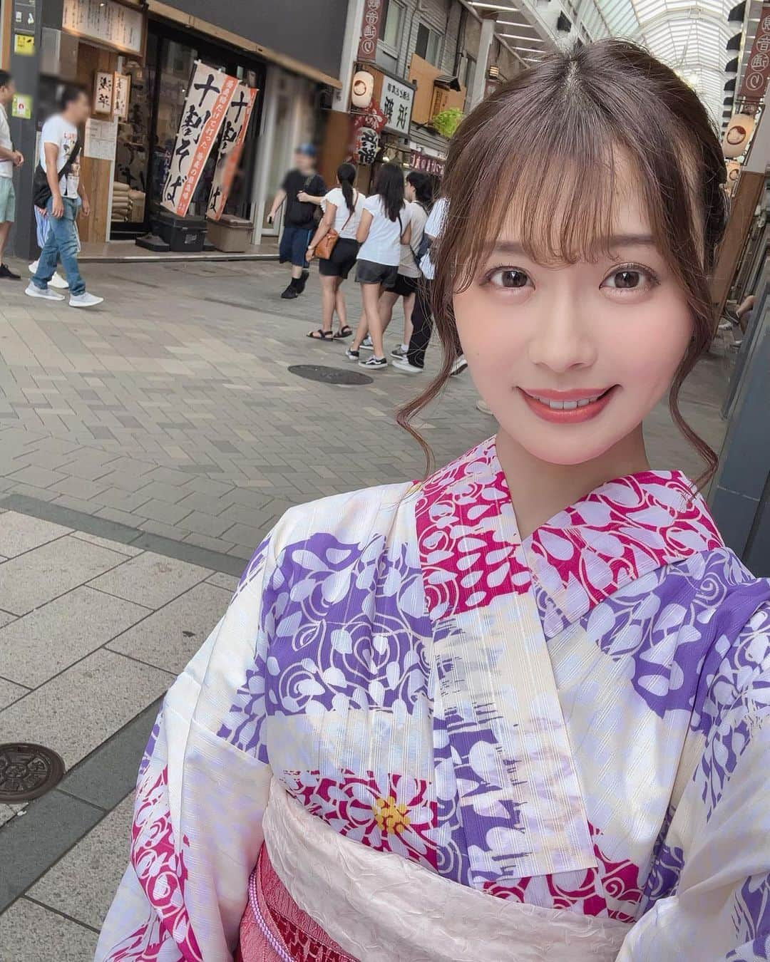 雪音まりな（まーりん）のインスタグラム：「. こんにちは🌞 秋服に衣替えをしました🍠🌰 写真は8月の👘」