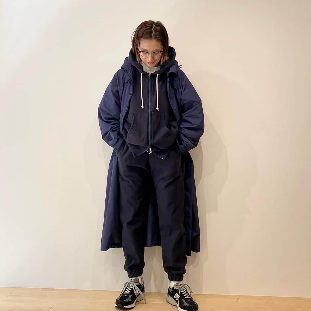 ホリデイのインスタグラム：「2024 SPRING COLLECTION  Height: 162cm Coat: ONE Hoodie: ONE Bottoms: 0 @norikokikuchi   #HOLIDAY_PR #HOLIDAY2024spring #HOLIDAY2024springstyle」