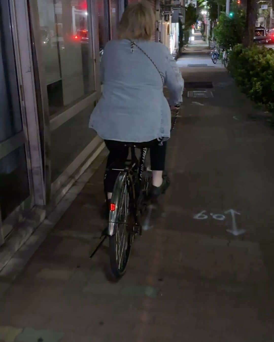 堀田祐美子のインスタグラム：「膝人工関節術後、初めての自転車！！  ハーツ82まで行けました。  一歩一歩進歩！！  @yumiko_hotta  @t_hearts2020  #堀田祐美子 #yumikohotta  #prowrestling  #プロレス #womansprowrestling  #女子プロレス  #hearts82 #thearts  #自転車 #膝人工関節」
