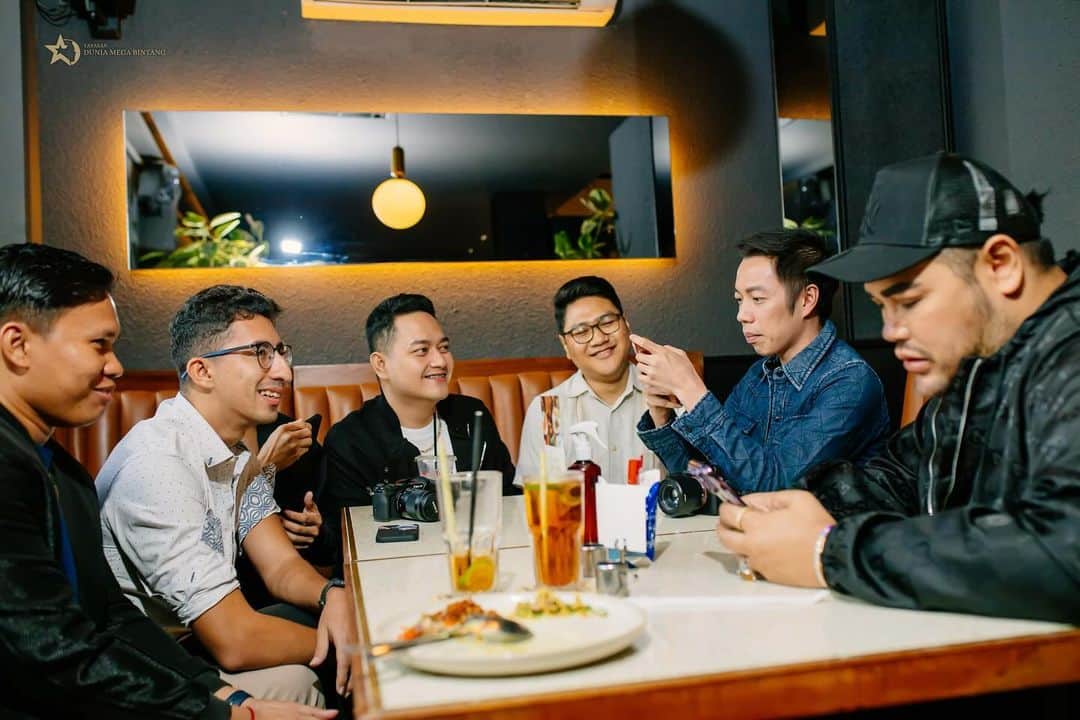 Ivan Gunawanのインスタグラム：「Striving for perfection in the beauty pageant industry, I'm determined to pave the way for a brighter future, not only for @yayasanduniamegabintang but also for my country.  Here's to continuous improvement and boundless possibilities ahead.   Thank u indonesian  portals #ivangunawan  #yayasanduniamegabintang  #missmegabintangindonesia」