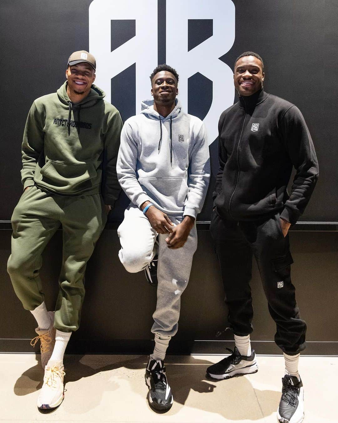 ヤニス・アデトクンボのインスタグラム：「We had fun! I hope you guys had fun to🙏🏽🤎🔥 @antetokounbros」