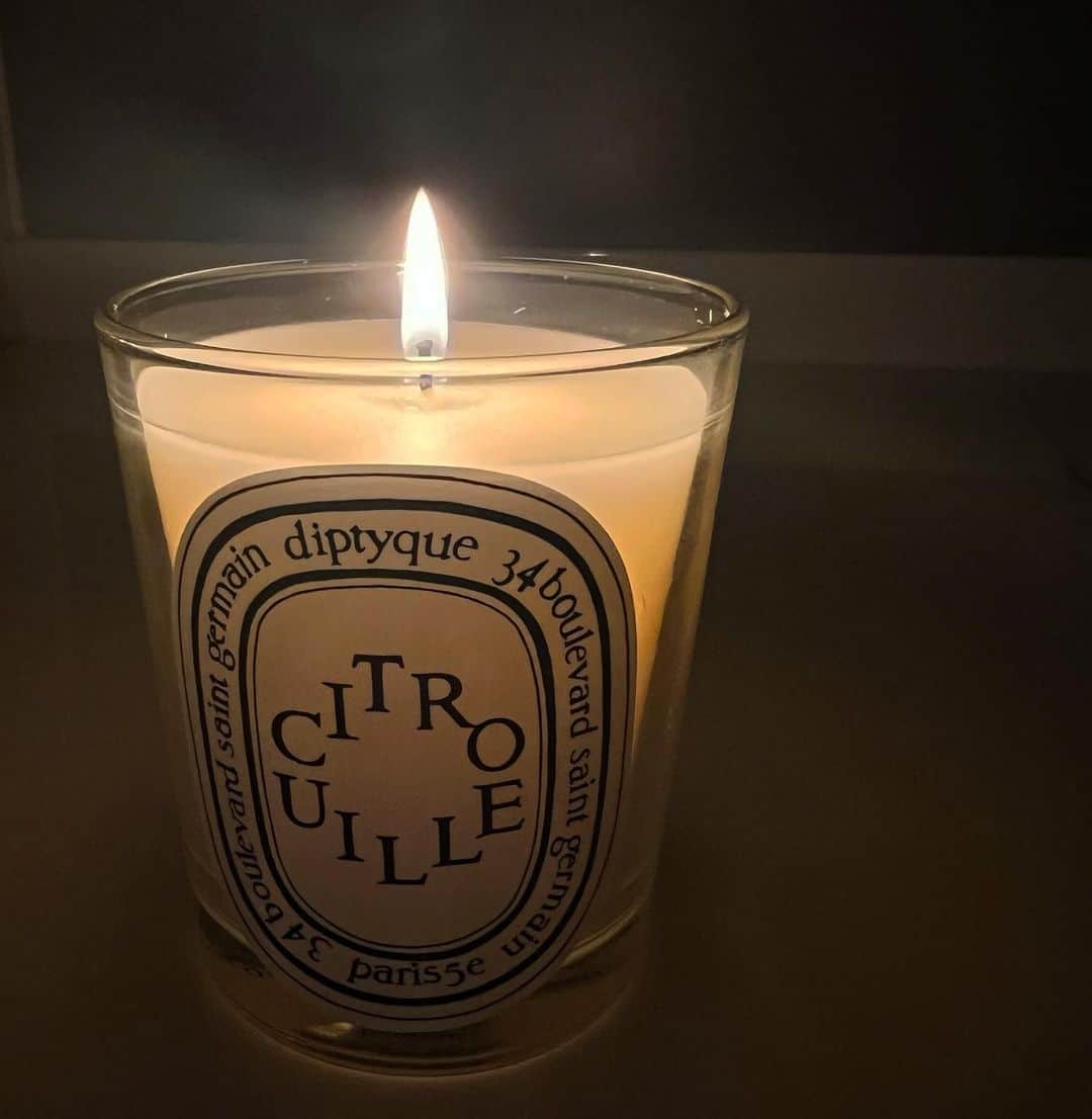 森山紗希さんのインスタグラム写真 - (森山紗希Instagram)「「Citeouille」秋の到来を祝福する香り。 @diptyque   パンプキンパイやマロンの甘美な香りに インスパイアされた香りは、なんだかホッと落ち着く。  約1ヶ月の間の限定の香りっていうのも、 秋と同じく、儚さを感じます🍂  #diptyque  #diptyqueparis  #candle  #pr」10月8日 14時33分 - morisaki0404