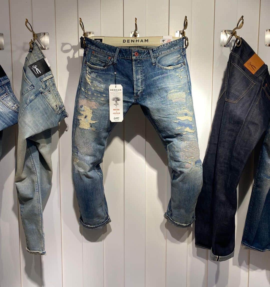 デンハムさんのインスタグラム写真 - (デンハムInstagram)「“Selvedge Sunday”, we are celebrations our 💙of Selvedge, come to the stores and see our new edit. #selvedge #selvedgesunday #denham #jasondenham #denhamthejeanmaker #thetruthisinthedetails」10月8日 14時44分 - denhamthejeanmaker