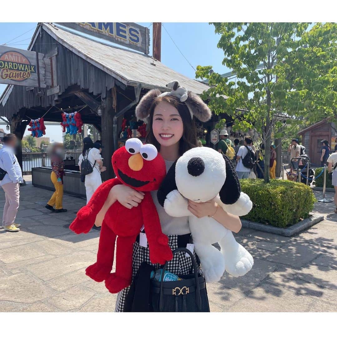 麻倉しずくさんのインスタグラム写真 - (麻倉しずくInstagram)「❤️🤍❤️🤍  Memories of summer  #usj #snoopy #elmo」10月8日 14時46分 - shizuku.730