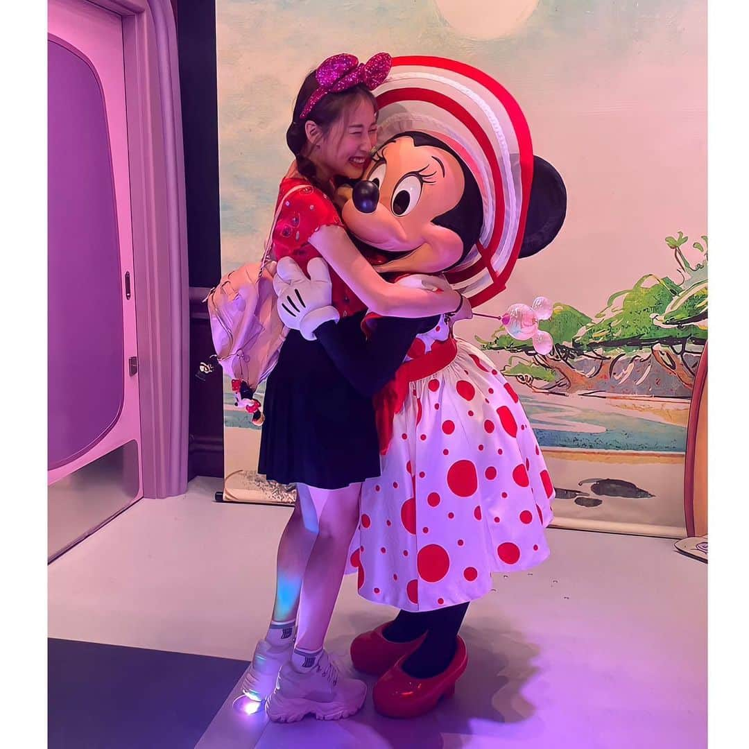 麻倉しずくさんのインスタグラム写真 - (麻倉しずくInstagram)「❤️🤍❤️🤍  Memories of summer  #disney #minnie」10月8日 14時46分 - shizuku.730