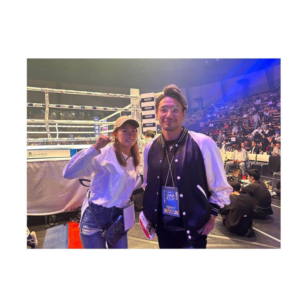 RENA（久保田玲奈）のインスタグラム：「昨日は3150fightに お邪魔させていただきました😆✨ 激しい撃ち合い、駆け引き。 とっても勉強になりました🥊🔥🔥  魔裟斗さんにも久しぶりにお会いして 嬉しかったです☺️❤️❤️❤️  年内復帰したいし、私も頑張るぞーー👊🏻🔥」