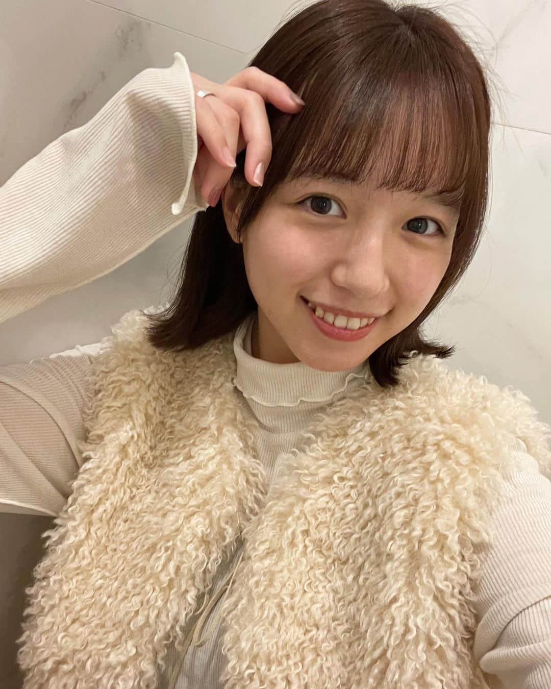 神岡実希のインスタグラム：「ー 久しぶりに自撮りした🥺❤️すっぴんで出歩くの絶対に無理だったけど、 @precious_mieux のおかげで、今は少しすっぴんで歩けるよっ🍑🌼」