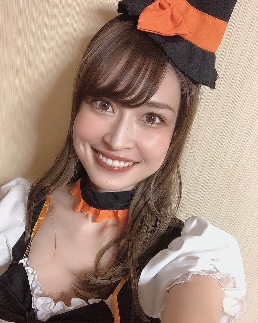 のインスタグラム：「ハロウィン近いからこういう衣装増えてきたっ❣️🎃 ⁡ 自分じゃ買わないタイプの仮装だから楽しい🫶 ⁡ みんな三連休なにするのー？💗 ⁡ 私は世間が休みのときに働くタイプです✨️💪🏻( ¨̮ 💪🏻)🤣 ⁡ ＊ ⁡ 10/29（日） 撮影会in東京都 詳細出たら告知します✨️ ⁡ #ハロウィン #ハロウィン2023 #halloween #平塚競輪  #競輪 #バンクエンジェル #ラウンドガール #3150fight #3150fightガールズ #貴族セクシー #boxing #ボクシング #格闘技 #abema #japan #japanese #桐谷流華  #撮影  #撮影会  #モデル  #グラビア  #pechemagazine  #pechemodel #tiktok  #model #ビジョビ  #美容好きな人と繋がりたい を入力…」