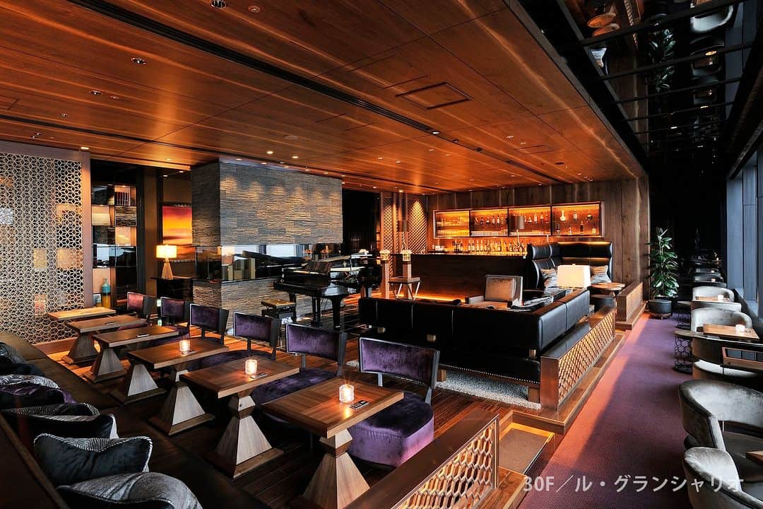 hotel nikko kanazawa ホテル日航金沢さんのインスタグラム写真 - (hotel nikko kanazawa ホテル日航金沢Instagram)「◆ ハイクオリティのサービスをご提供 ◆  ホテル館内には8つのレストランが存在し、 和食から洋食、お酒まで幅広くお楽しみいただけます。⁡ ⁡𓂃𓂃𓂃𓂃𓂃𓂃𓂃𓂃𓂃𓂃𓂃𓂃𓂃𓂃𓂃𓂃𓂃𓂃𓂃𓂃  30F／La PLAGE …ヨーロピアン・キュイジーヌ「ラ・プラージュ」  30F／Le Grand Chariot …スカイラウンジ「ル・グランシャリオ」  29F／ICHO …鉄板焼「銀杏」 ⁡⁡ ⁡29F／Toh-lee …中国料理「桃李」  29F／ …メインバー「夜間飛行」 ※現在休業中(一部臨時営業あり)  6F／BenKay …日本料理「弁慶」  2F／The Garden House …オールデイダイニング「ザ・ガーデンハウス」  1F／Fountain ...ロビーラウンジ＆ブティック「ファウンテン」⁡ ⁡⁡ ⁡𓂃𓂃𓂃𓂃𓂃𓂃𓂃𓂃𓂃𓂃𓂃𓂃𓂃𓂃𓂃𓂃𓂃𓂃𓂃𓂃  お客様の好みやご利用用途に合わせて⁡⁡ ⁡レストランをお選びください。」10月8日 16時33分 - hotelnikkokanazawa