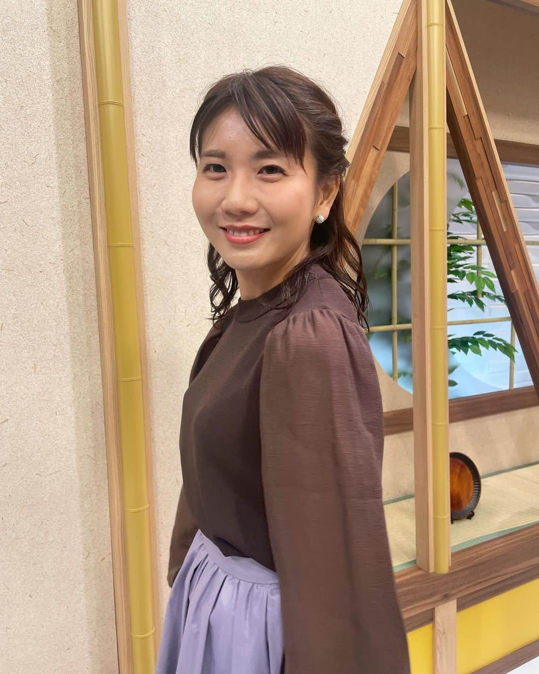 東條麻依子のインスタグラム：「プライド衣装とヘアメイク🍇 紫のスカートが可愛かった！ . 👗Te chichi  💇‍♀roijir   #衣装#テチチ#roijir#アナウンサー #プライドせとうち経済のチカラ#東條麻依子#女子アナ#インスタ#instagood #instagram #instalove#instafashion #hair #hairstyle#fashion#岡山#香川 #秋コーデ #紫」