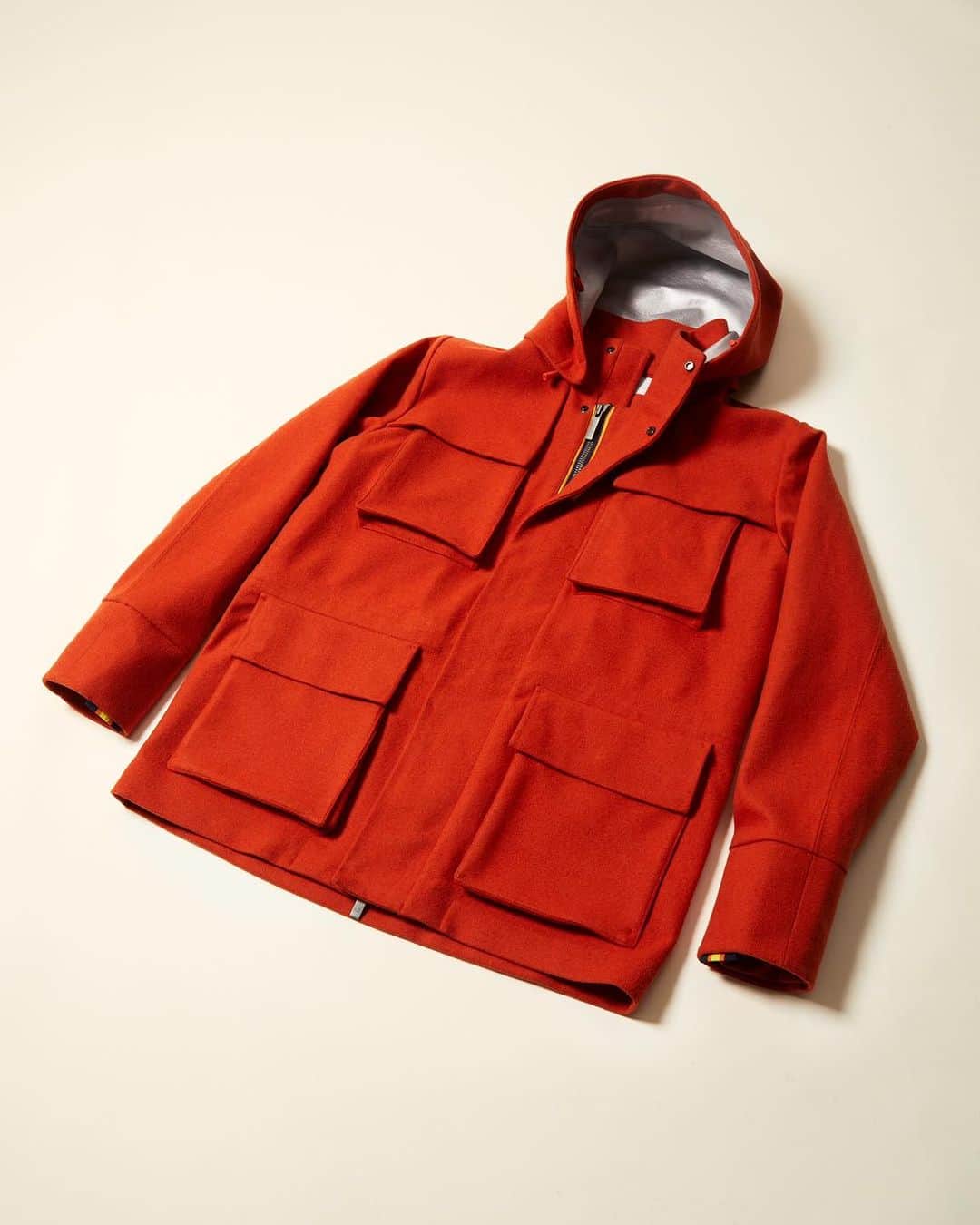 ケイウェイさんのインスタグラム写真 - (ケイウェイInstagram)「Introducing the Erhal men's field jacket: where sophistication meets functionality. This wool and waterproof fabric offers a refined tactile feel that stand guard against the chill and rain. Style meets substance in every stitch.  #KWAY」10月8日 17時00分 - kway_official