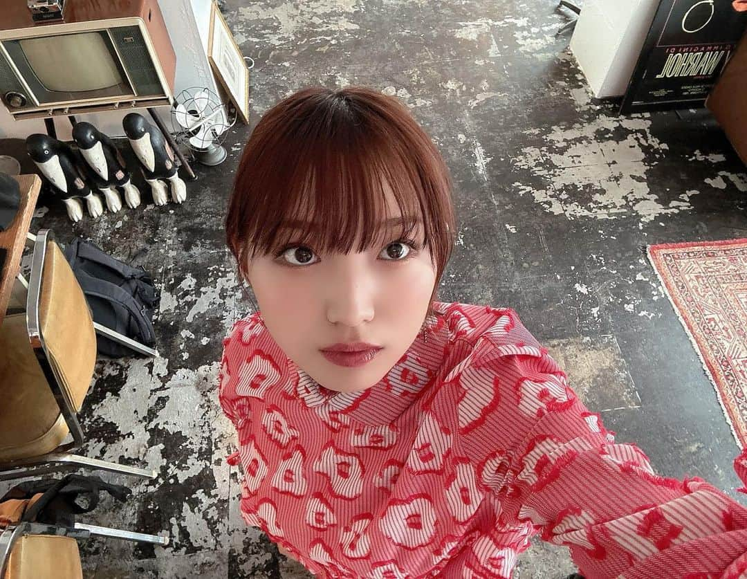 太田夢莉さんのインスタグラム写真 - (太田夢莉Instagram)「バースデーイベントFC先行 本日の23:59締切です🐻‍❄️🎂 既にお申し込みくださった皆様、ありがとうございます！ 朝、肌寒かったので、薄めのヒートテックを解禁しちゃいました。絶対早い。そして最近くしゃみが止まりません。え、ブタクサ🐷🌱ですよね？犯人は、ブタクサ🐷🌱ですよね？？？？？許さん。 #ブタクサ」10月8日 16時55分 - yustagram12