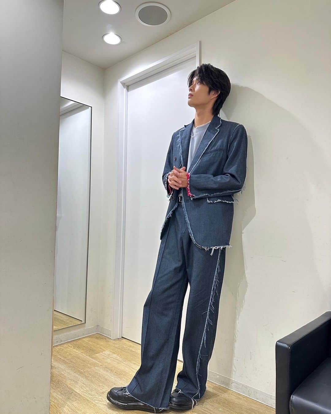 柊太朗さんのインスタグラム写真 - (柊太朗Instagram)「DVDイベントin東京 ありがとうございました！ ゆっくり皆さんとお喋り出来て嬉しかったです！ トークショーで沢山裏話やら最近の出来事とか沢山お話できて、みんなに聞いて貰えて嬉しかったー！  次は来週の土日で大阪、名古屋とおじゃましにいきます！ 待っててねー🐕‍🦺当日券とかもあるそうなので！！気軽に遊びに来てください！  衣装  1枚目▼ セットアップ：@sol___official スニーカー：@stealthstella @joyeux_press ネックレス：@hergo1985 @adonust  2枚目▼ ニット：@junokamoto_ パンツ：@nolnoofficial @the.pr_    #柊太朗  #hmv」10月8日 17時03分 - tar0tar0tar0shi
