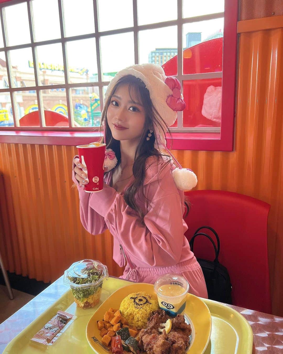 やしろななさんのインスタグラム写真 - (やしろななInstagram)「Kitty🎀💖 #ユニバ #ピンクコーデ」10月8日 21時00分 - 8467_0