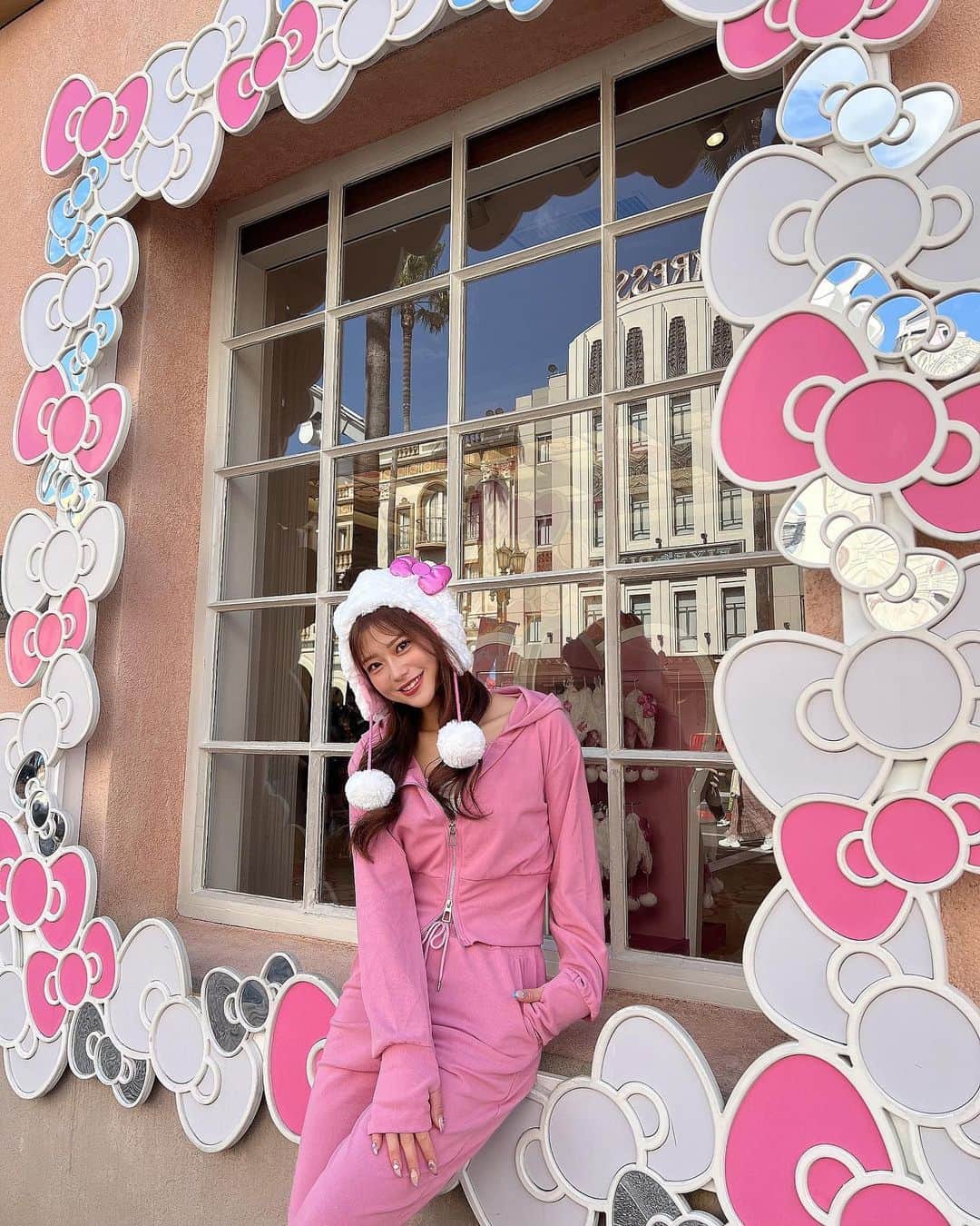 やしろななさんのインスタグラム写真 - (やしろななInstagram)「Kitty🎀💖 #ユニバ #ピンクコーデ」10月8日 21時00分 - 8467_0