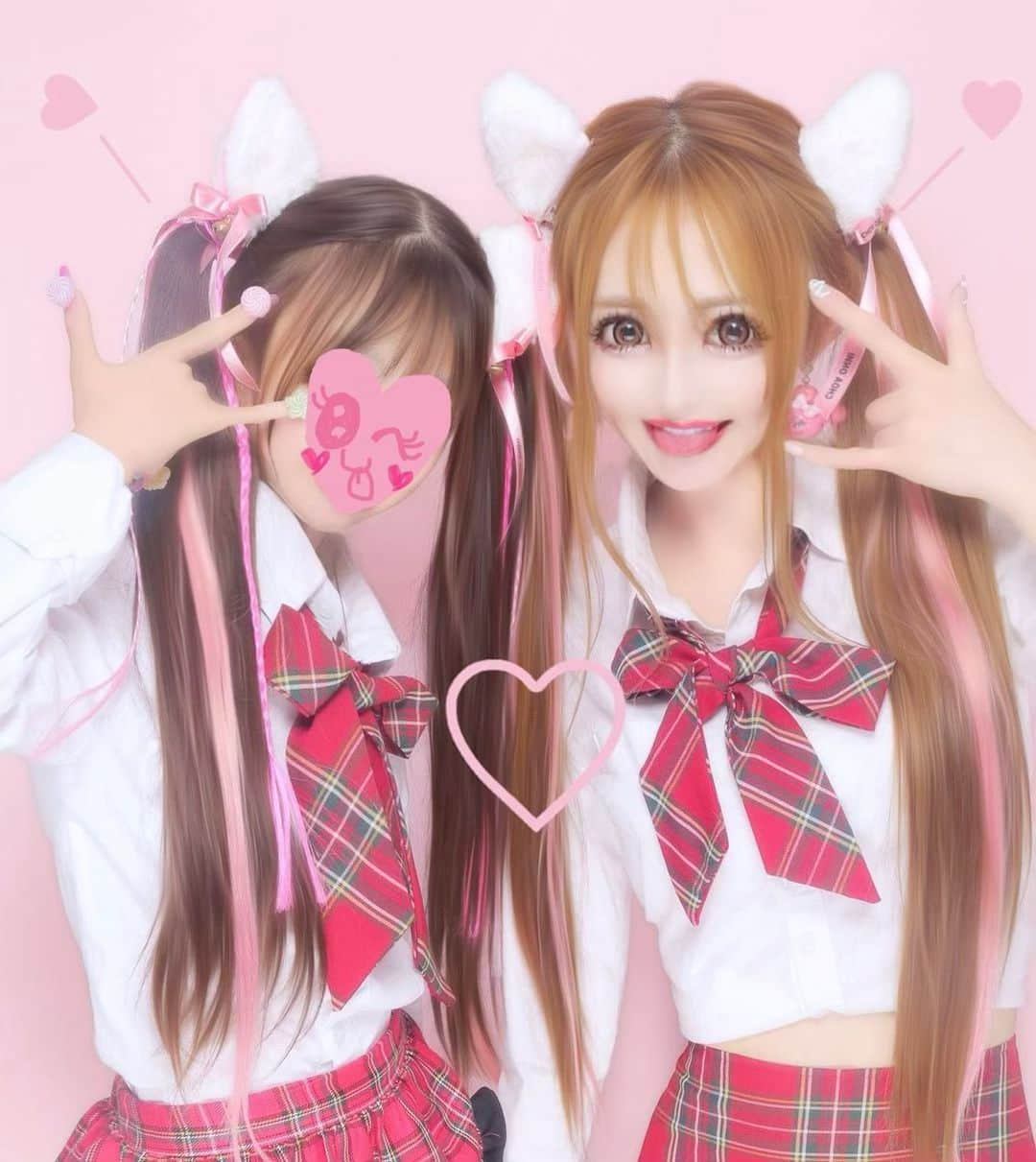 寿リリカさんのインスタグラム写真 - (寿リリカInstagram)「♡ 娘と制服ぷりくら❤️🩷❤️ ♡ 赤チェックの制服❤️🎀 親子でおそろコーデうれしい💕 ♡ #母娘  #親子 #親子コーデ #原宿デート」10月8日 17時18分 - ririkakotobuki