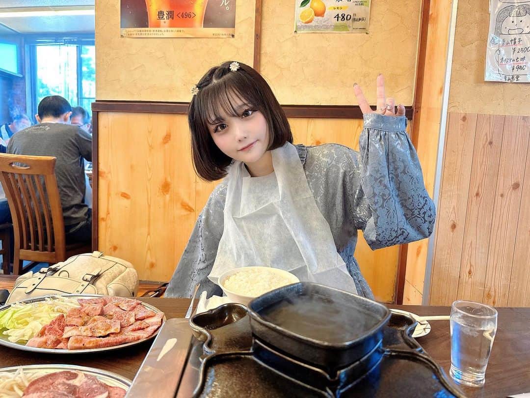 のインスタグラム：「いつもとちがうとこわかるかにゃ #おためし彼女 #おためしひなちゃん #小山ひな #ひなぷぅ」
