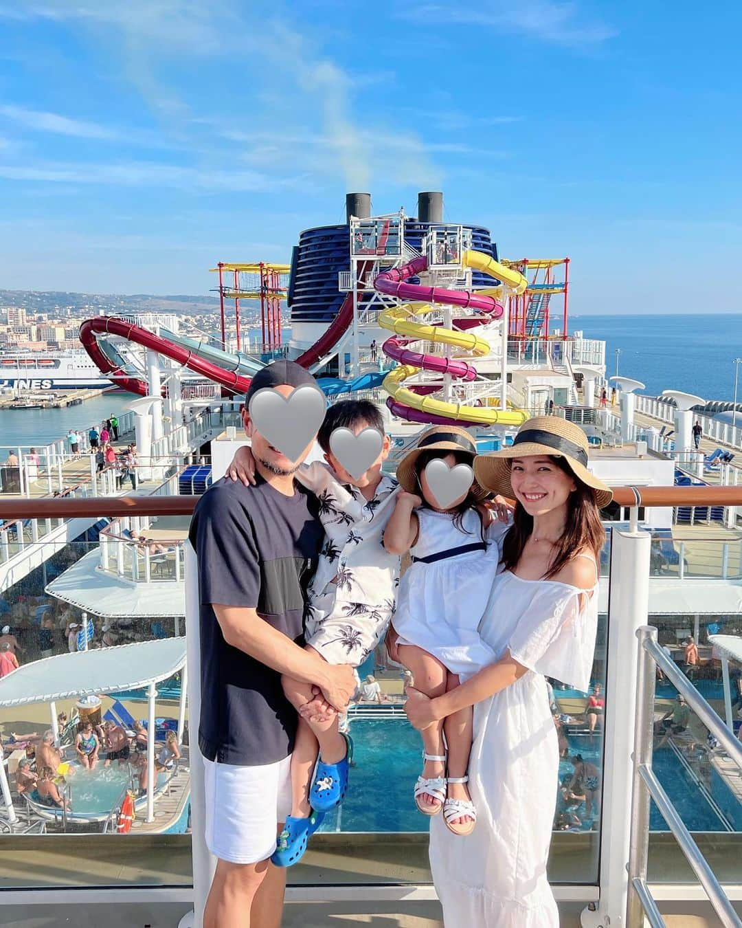 Remiのインスタグラム：「our Europe voyage's begun🛳🇬🇷🇮🇹 世界一周旅、2つ目のクルーズに乗船しています🌊 ローマ発着ギリシャ諸島とイタリア周遊10日間クルーズ！  ノルウェージャン @norwegiancruiseline の大きなウォータースライダーが特徴のカジュアルクルーズで、フリースタイルの優雅な船旅を満喫中🥂  毎日映画の世界のような島々を巡っています🥹💕  昨日のインスタライブでもお伝えしましたが、旅のvlogは　@hh.channel2023 で毎日更新中✈️🎬  ------------ 📍#Rome #Italy #🇮🇹 ⚓️Norwagian @norwegiancruiseline  🛳Breakaway 🗓 2023.10.3-13  #クルーズ旅 #ローマ #イタリア旅行 #海外クルーズ #ノルウェージャン #ヨーロッパクルーズ #地中海クルーズ #エーゲ海クルーズ #ローマ発着クルーズ #子連れクルーズ #子連れ旅行 #子連れ世界一周 #世界一周中 #世界一周旅行 #worldroundtrip #norwegian #norwegiancruiseline #norwegianbreakaway #cruise #cruiselife #familycruise #remi_world2023」