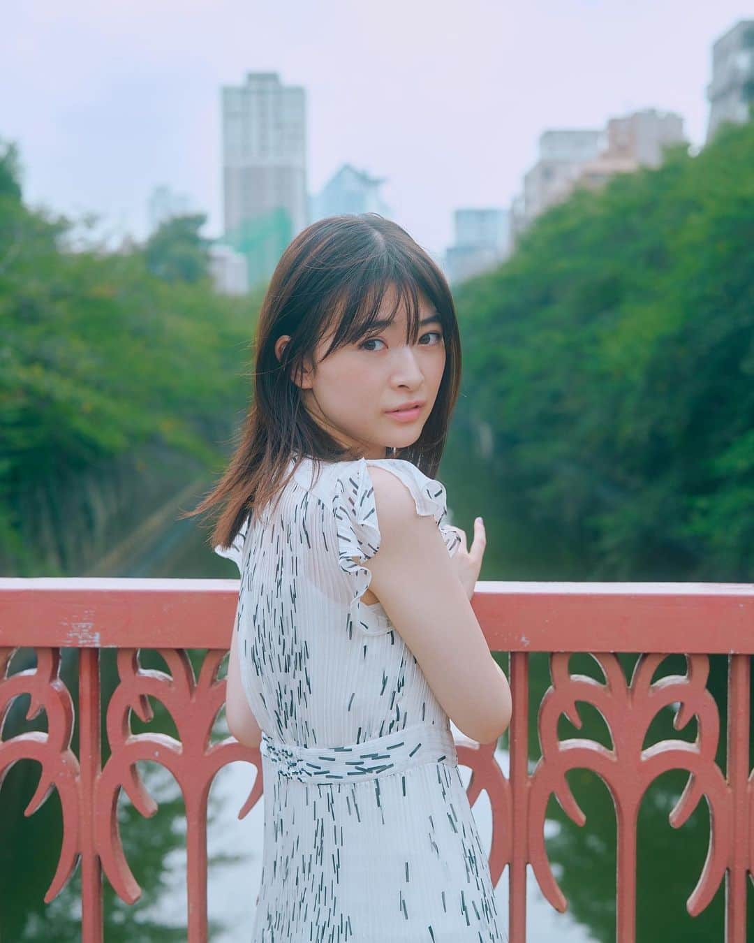 のインスタグラム：「作撮りをしていただきました！  話しやすくて盛り上げ上手なカメラマンさんで終始撮影楽しかったです😊   📷@len.______ 💄@ryo0603」