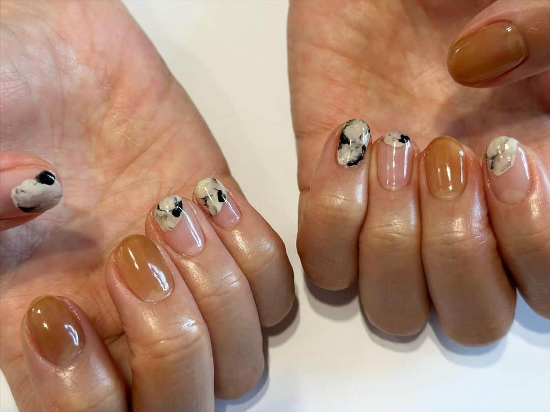 関根祥子のインスタグラム：「🍂🐄  #mojonail #nail #nails」