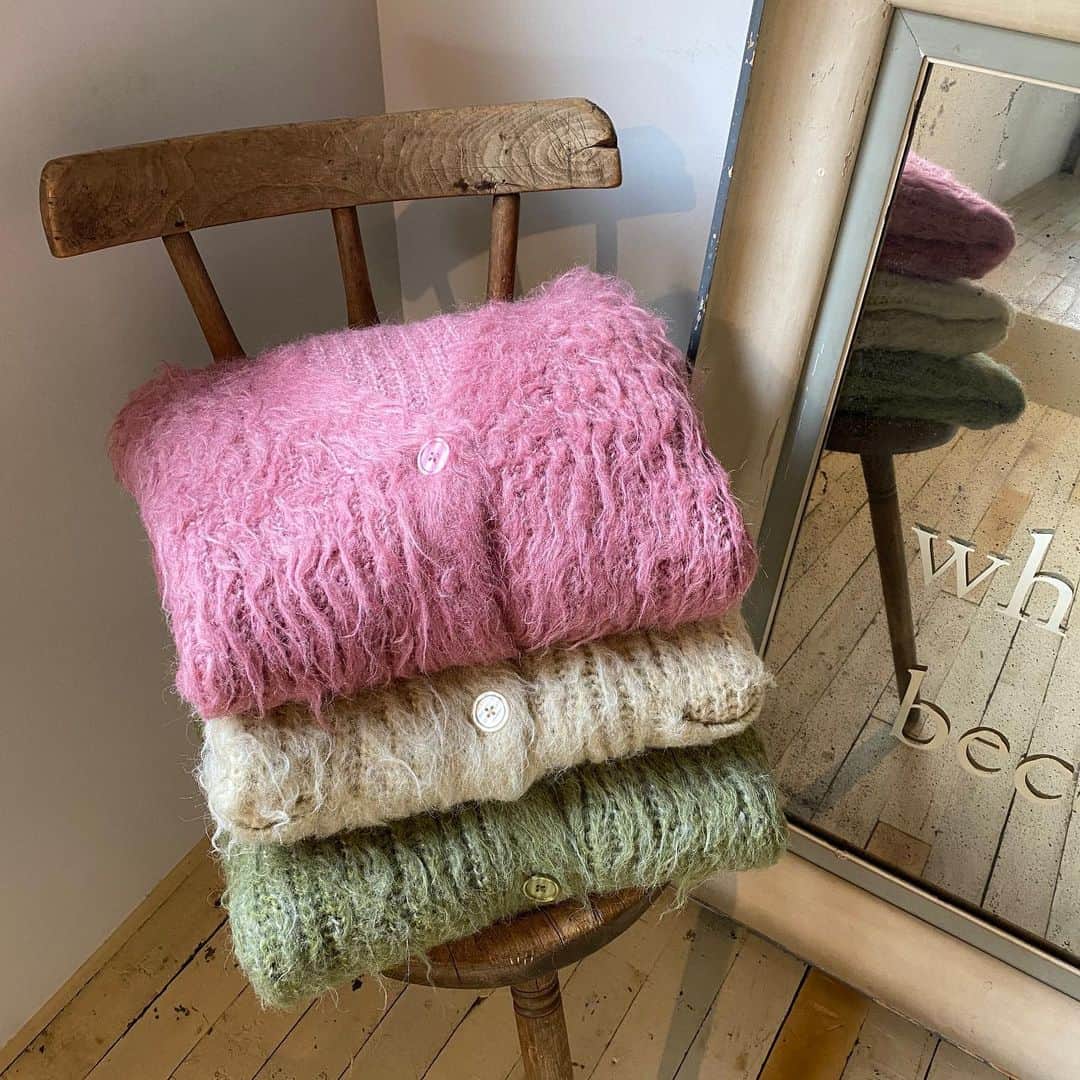 WEGOのインスタグラム：「新色登場！一押しアイテムの ブラッシュニットBIGカーディガン🧶  新色が仲間入りし、よりカラバリ豊富になりました！  WEB限定カラーもあるので、 三連休限定特価の今だからこそ 要チェックして下さいね😉🌿  #WEGO #ウィゴー #カーディガン #cardigan #ニット #knit #カーディガンコーデ #ニットコーデ」