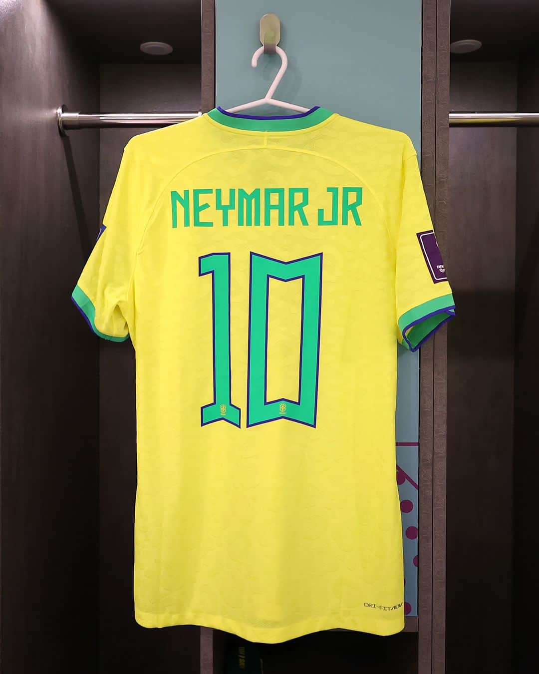 FIFAワールドカップさんのインスタグラム写真 - (FIFAワールドカップInstagram)「Whose name was on the back of your first jersey? 👕  #FIFAWorldCup」10月8日 23時00分 - fifaworldcup