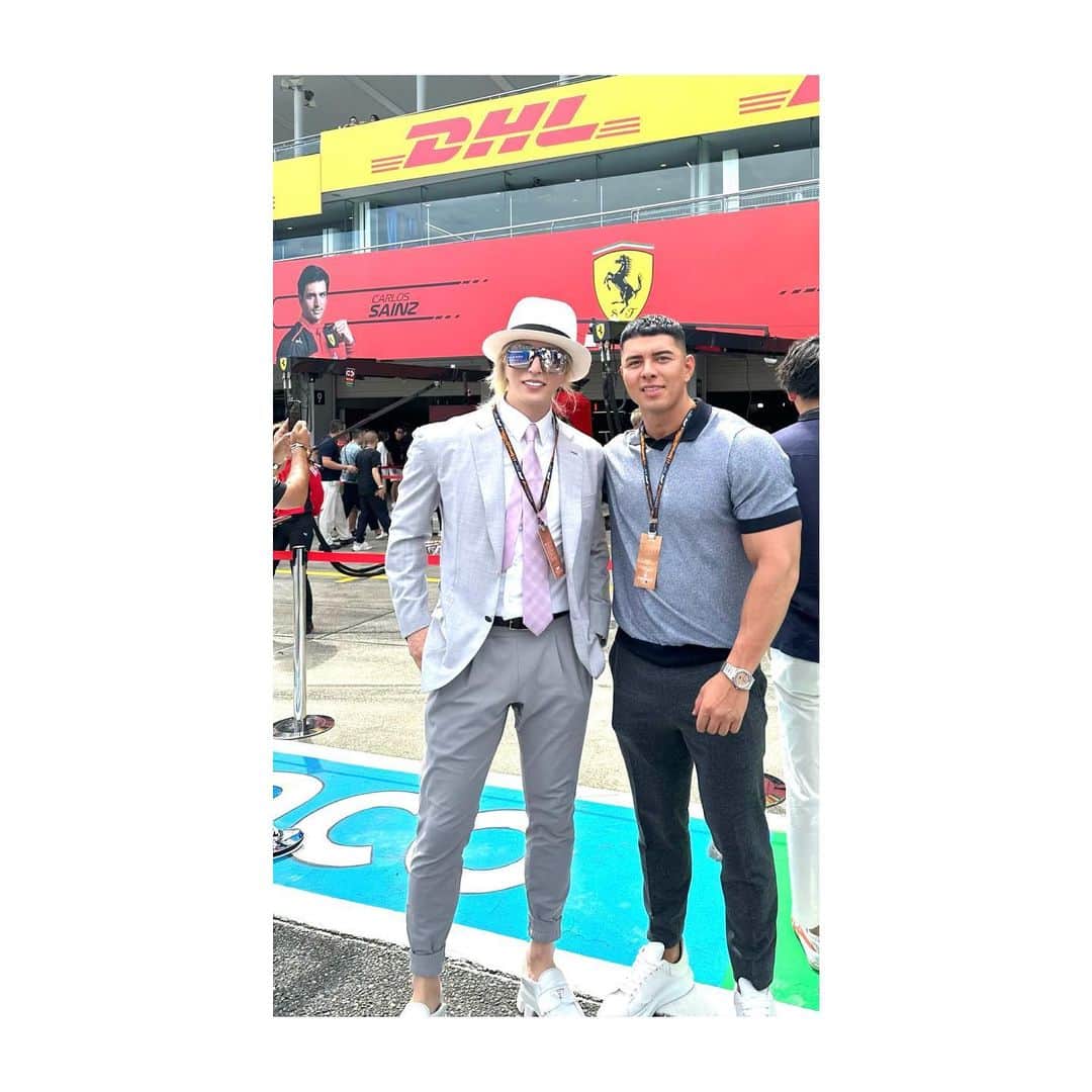 ROLANDさんのインスタグラム写真 - (ROLANDInstagram)「- - 初の鈴鹿！ 俺の成長スピードと同じぐらい早かったぜ。  I enjoyed Formula One.  Good memory.🏎️  You know I'm a top runner as a host. Which do you think is faster, them or me? - #F1 #初参戦」10月8日 17時43分 - roland_0fficial