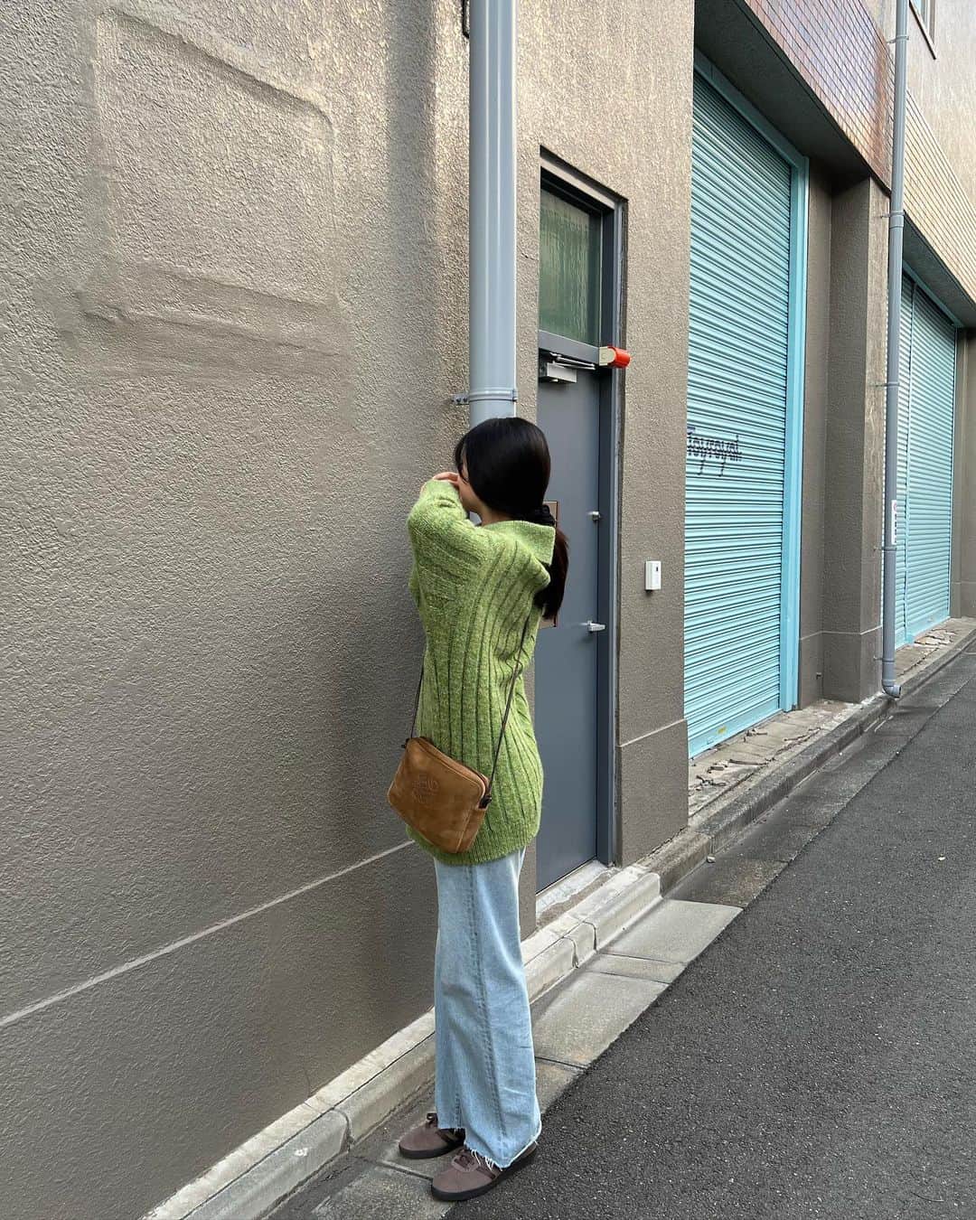 ちゃきさんのインスタグラム写真 - (ちゃきInstagram)「秋のグリーンコーデ！ ⁡ ⁡ アメカジ好きさんに推したい 刺繍のワンポイントニット！  @publux_official ˊˎ˗ ⁡ うでまわりや肩幅が気にならない オーバーサイズ感が好き✊🏻♡ 冬になったら…タートルネックとか！ 着込みアレンジを楽しみたいな〜 ⁡ ⁡ ※ zozotownでタイムセール中‼︎ #publux #パブリュクス #uspoloassn #ハーフジップニット #zozotown #zozotown購入品 #uniqlo #zara #PR」10月8日 17時36分 - __nmsk13