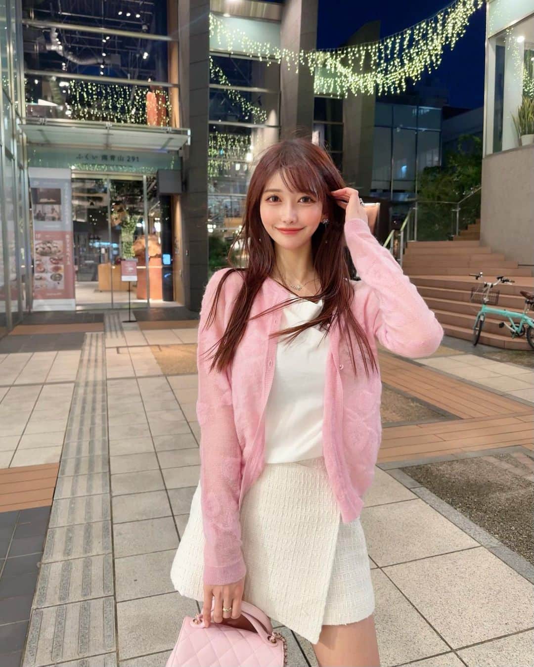 MAYUさんのインスタグラム写真 - (MAYUInstagram)「. 🌸🌷💐🤍 . 涼しくて風が心地よかったな〜 やっと秋服たくさん着れる気温になってきた☺️✨ . アイボリーのロングブーツが欲しくて色々探してたら とっても気に入ったものに出会えた🤍 @sergiorossi  今年たくさん履き倒したい😆✊🏻✨ . 3連休はみんな何するの？🥰🌷 . . #ootd#fashion#fashionstyle#maxmara#chanel#sergiorossi#japan#japanesegirl#マックスマーラ#セルジオロッシ#ロングブーツ」10月8日 17時38分 - mayu.kina_golf
