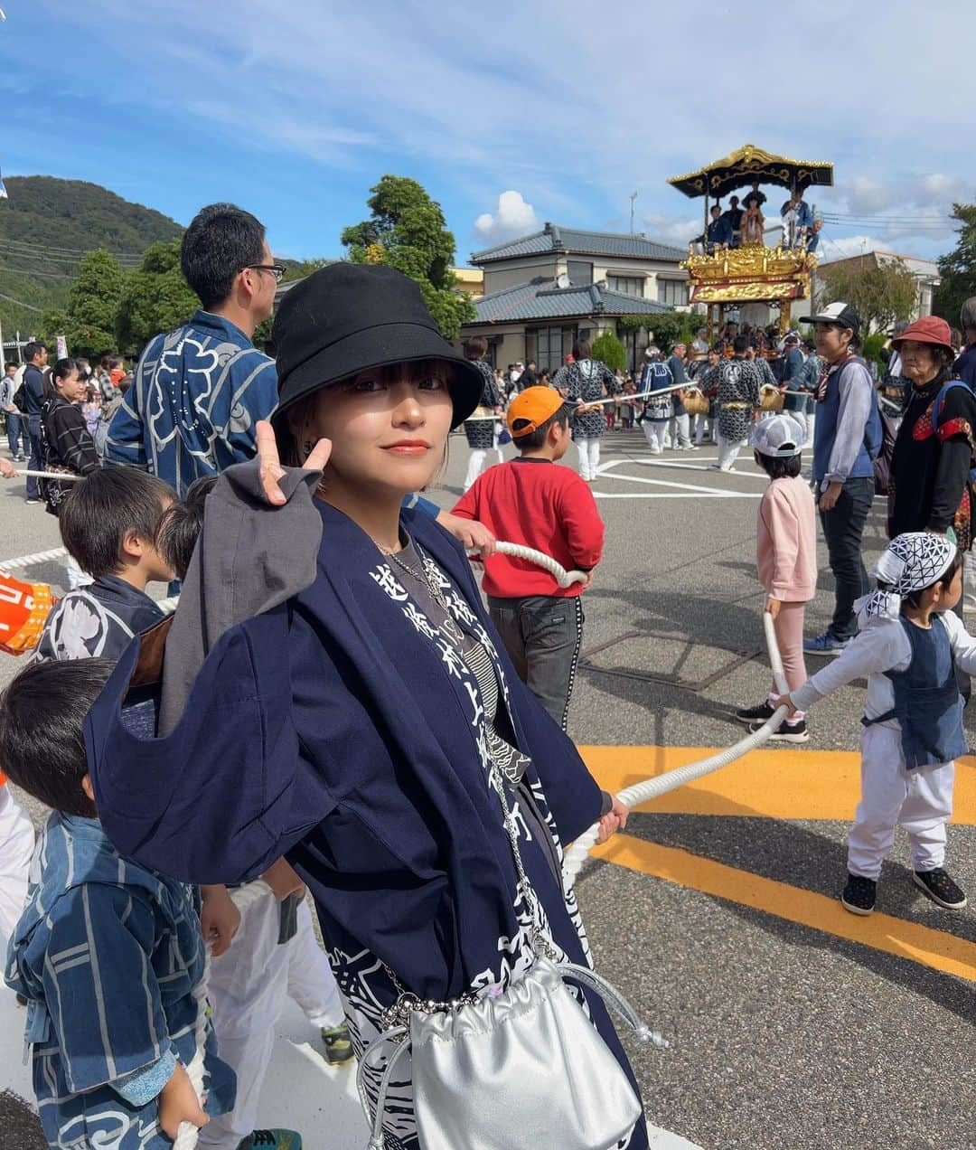 大滝友梨亜さんのインスタグラム写真 - (大滝友梨亜Instagram)「いいねっか村上に イヨボヤマンと一緒に 参加させて頂きました！🐟✨ なんと、8年前にも参加したことあるんです！  ご飯も人も温かい村上市最高！！  イヨボヤマンのYouTubeみてねん！  https://youtube.com/@user-jl1er9ug2b?si=OkdrFF1NU1yaGHxU   #新潟 #村上市  #いいねっか村上2023」10月8日 17時43分 - takiomaru