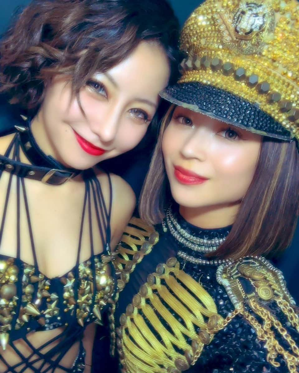 Rilyさんのインスタグラム写真 - (RilyInstagram)「今月の25日はシーナ&いくみ Birthday Event🥳🎂🎉🎈 私も出演させて頂きます❕ 最強に強いお2人のEvent絶対楽しいので みんな遊び来てね🤟🔥🔥 ． ． ． #バーレスク東京#スーパーバーレスク東京 #burlesquetokyo#partyon#partyontokyo  #show#showgirl#dance#pole#poledance #nightclub#roppongi#六本木 #partyon#partyontokyo  #エンタメ活動を止めない」10月8日 17時52分 - rily_burlesque