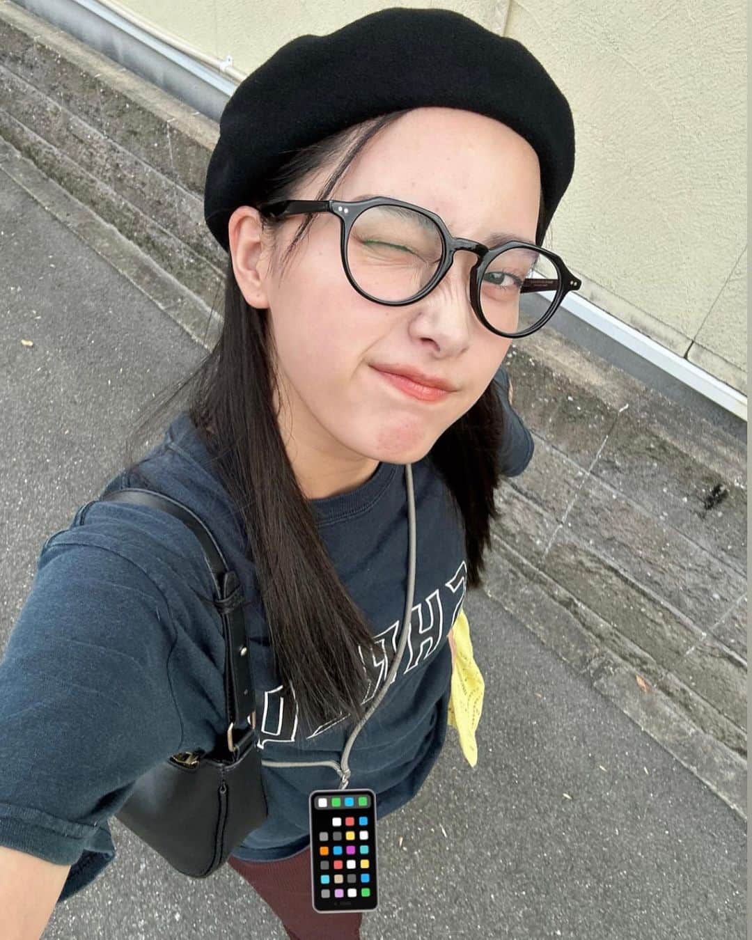 早坂風海さんのインスタグラム写真 - (早坂風海Instagram)「首かけストラップデビューしました👀 ⁡ 快適だ🤓 ⁡ ⁡ ⁡ #早坂風海 #カザスタグラム」10月8日 17時46分 - kazami42_official