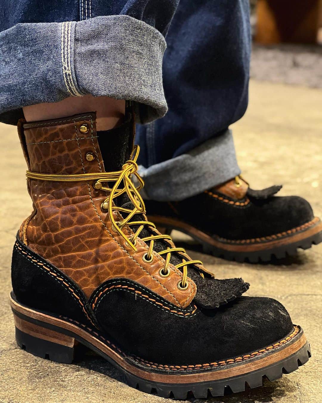 ウェスコさんのインスタグラム写真 - (ウェスコInstagram)「My WESCO! "Jobmaster"  〜Thank you for visiting us from Toyama!〜  ---------------------------------------------------- 📸 あなたの「自慢の一足」撮らせてください！  WESCO JAPAN直営各店では、普段からウエスコブーツを愛用いただいている方々の「自慢の一足」の写真を撮らせていただいております。 定期的にホームページやインスタグラム等で公開しているので「我こそは！」と言う方も是非お声掛けください！ ----------------------------------------------------  #westcoastshoecompany #wesco #wescoboots #mywesco  #jobmaster #since1918 #100YEARS #oregon #portland #scappoose #madeinUSA🇺🇸 #osaka #wescojapan #tokyo #wescoebisu #wescosetagaya」10月8日 17時46分 - wesco_japan