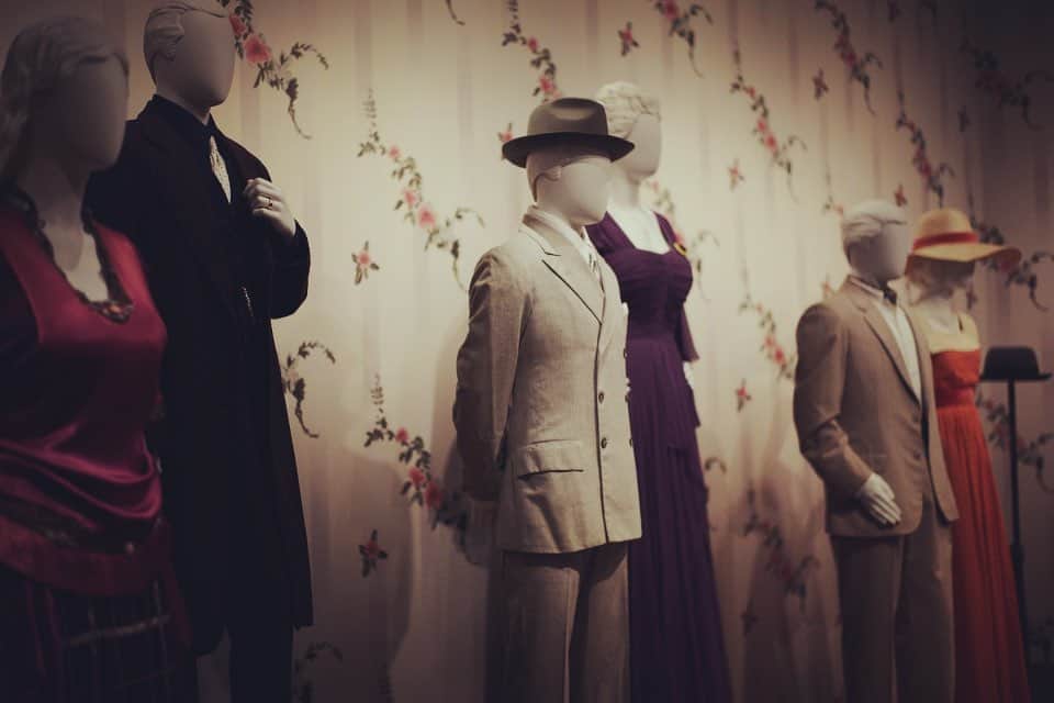 妻夫木聡さんのインスタグラム写真 - (妻夫木聡Instagram)「#academymuseum 新しくできたアカデミー映画博物館へ   本物のR2-D2とC-3POに会えた！ 想像より大きかったなぁ 頭の上からのつま先までじっくりと見たけど、細部までしっかり作られてたよ 細かい傷までしっかりと刻んでいるところに、ハリウッドの映画人の愛を感じました😭  #アカデミー映画博物館 #starwars  #r2d2  #c3po  #ゴッドファーザーコーナーも最高です #godfather #ロサンゼルス  #losangeles」10月8日 18時01分 - satoshi_tsumabuki_official