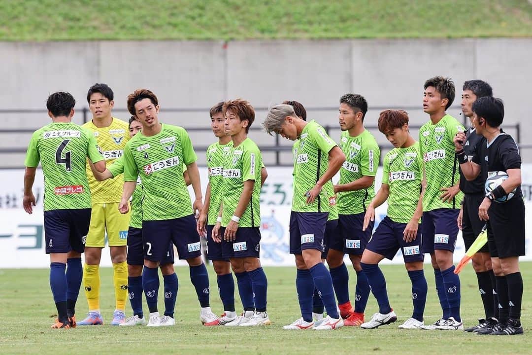 ガイナーレ鳥取のインスタグラム：「. 🏆2023明治安田生命J3リーグ 第30節 🏟️オールガイナーレYAJINスタジアム 🆚SC相模原 0-0 Draw  ゴールに迫る場面はいくつもありましたが、得点が奪えず悔しい引き分けとなりました。 本日も沢山のサポートありがとうございました。 次節こそ勝ち点3を奪えるように、チーム一丸で前向きに取り組んでいきます！  次節はアウェイゲーム⏩ 10月15日(日)14:00 Kick Off Pikaraスタジアムでカマタマーレ讃岐と対戦します🔥共に戦ってください！  #ガイナーレ鳥取 #Beyond #糸原紘史郎 #田中恵太 #増谷幸祐 #飯泉涼矢 #鈴木順也 #世瀬啓人 #普光院誠」