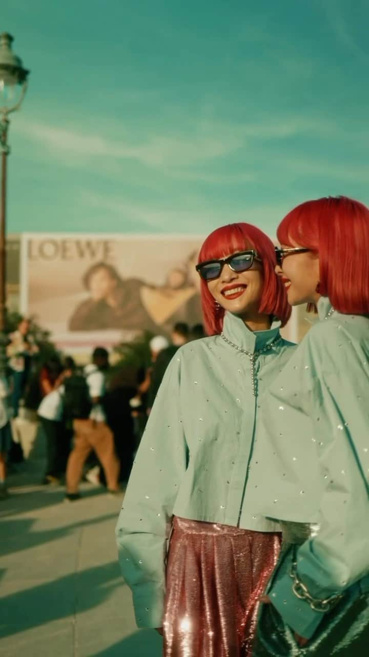 AYAのインスタグラム：「outside @casablancabrand   全身私服でスタイリング。 jouetieの新作のブラウスに marc jacobsのスパンコールパンツ  お気に入りのパンツは何年も着ているもの ファッションはトレンドがとても早いからこそ ずっと変わらず好きでいられるものを大切にしたいなと思うし、そうゆうものが増えてゆく選択をしたいとも思う。  Movie @pierre_nahum_ 💎」