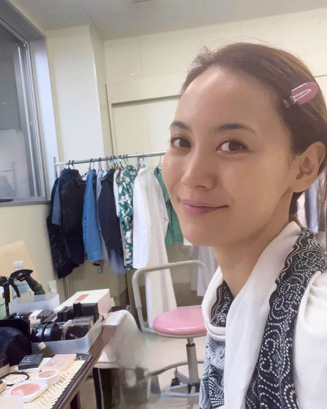 富永沙織さんのインスタグラム写真 - (富永沙織Instagram)「Before makeup.I've been shooting a movie since last week.Please look forward to what kind of work it is. メイク前。先週から映画の撮影に来ています。どんな作品かお楽しみに。 ・ #映画撮影 #映画 #movieshooting #beforemakeup #お楽しみに #撮影 #すっぴん #撮影中」10月8日 18時05分 - saori_tominaga