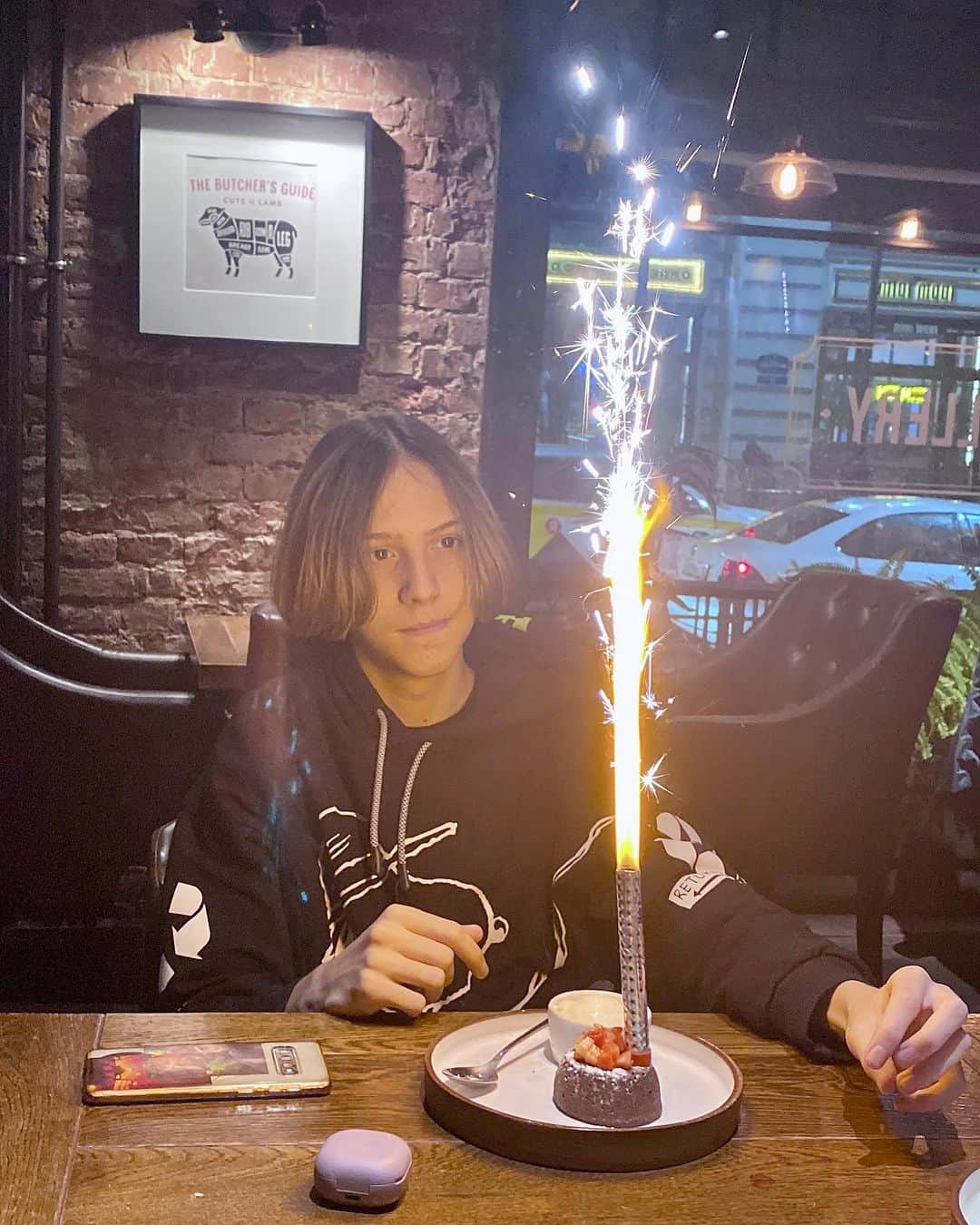 エレーナ・ベレズナヤのインスタグラム：「16! Пусть всё загаданное сбудется!🍀🥳🎉」