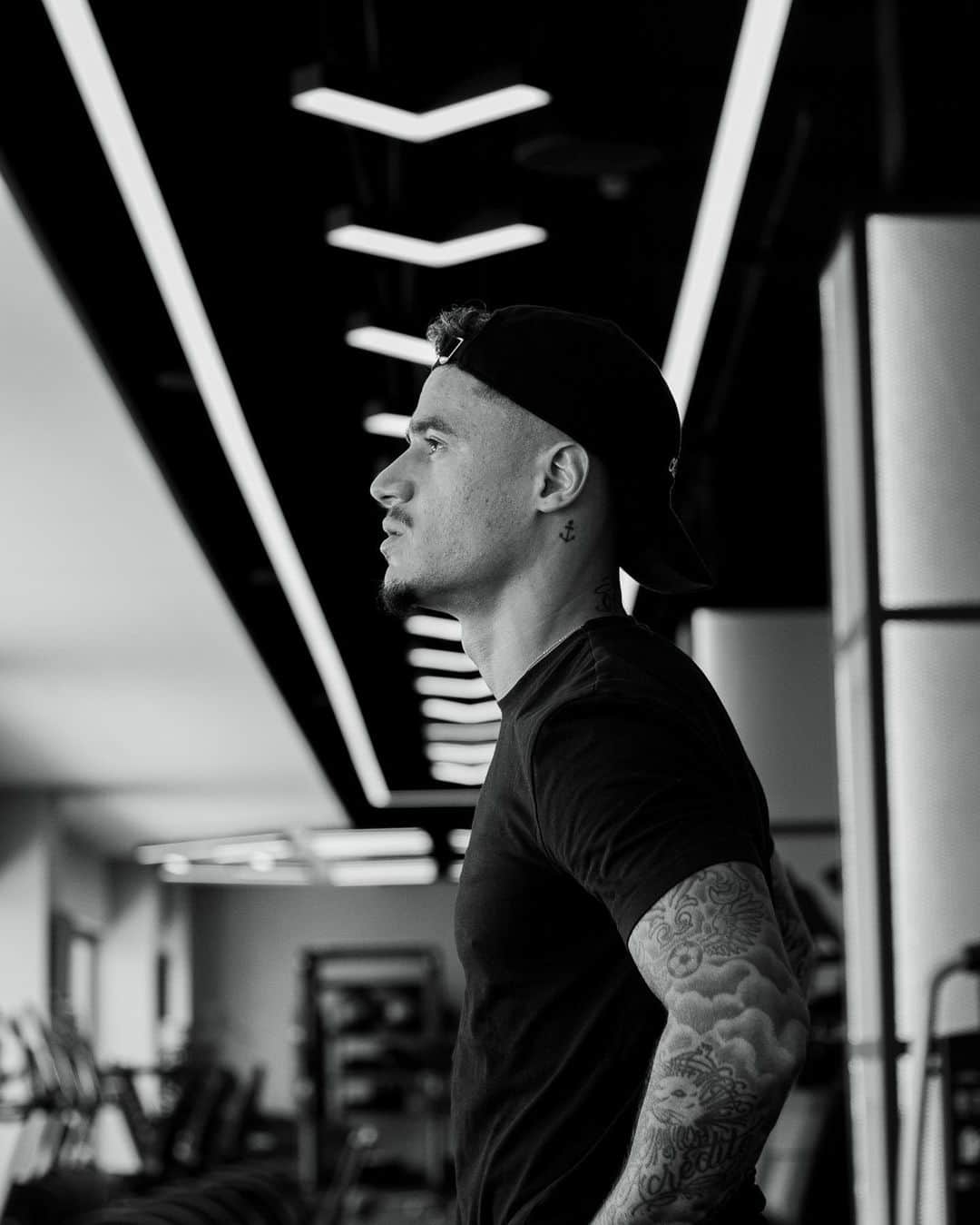 フィリペ・コウチーニョさんのインスタグラム写真 - (フィリペ・コウチーニョInstagram)「Começando o dia com determinação e suor. #gymtime」10月8日 18時26分 - phil.coutinho