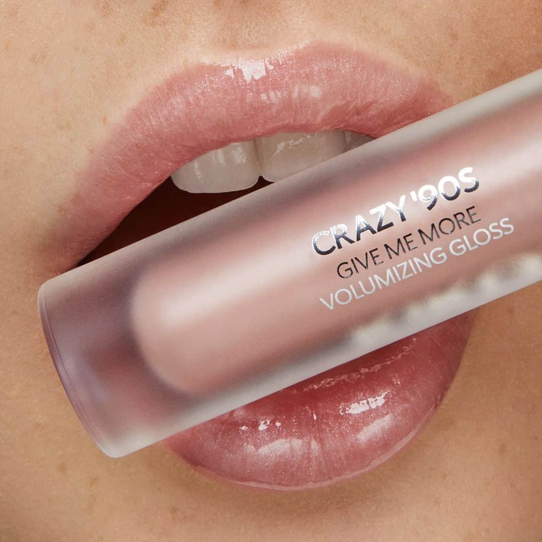 のインスタグラム：「Indulge your ‘90s nostalgia and get all glossed up! ✨⁣ Our #KIKOCrazy90s Give Me More Volumizing Gloss is enriched with vitamin E and delicate notes of raspberry. Head to your nearest #KIKOStore and give it a try 😘 ⁣ ⁣ Shade 01⁣」