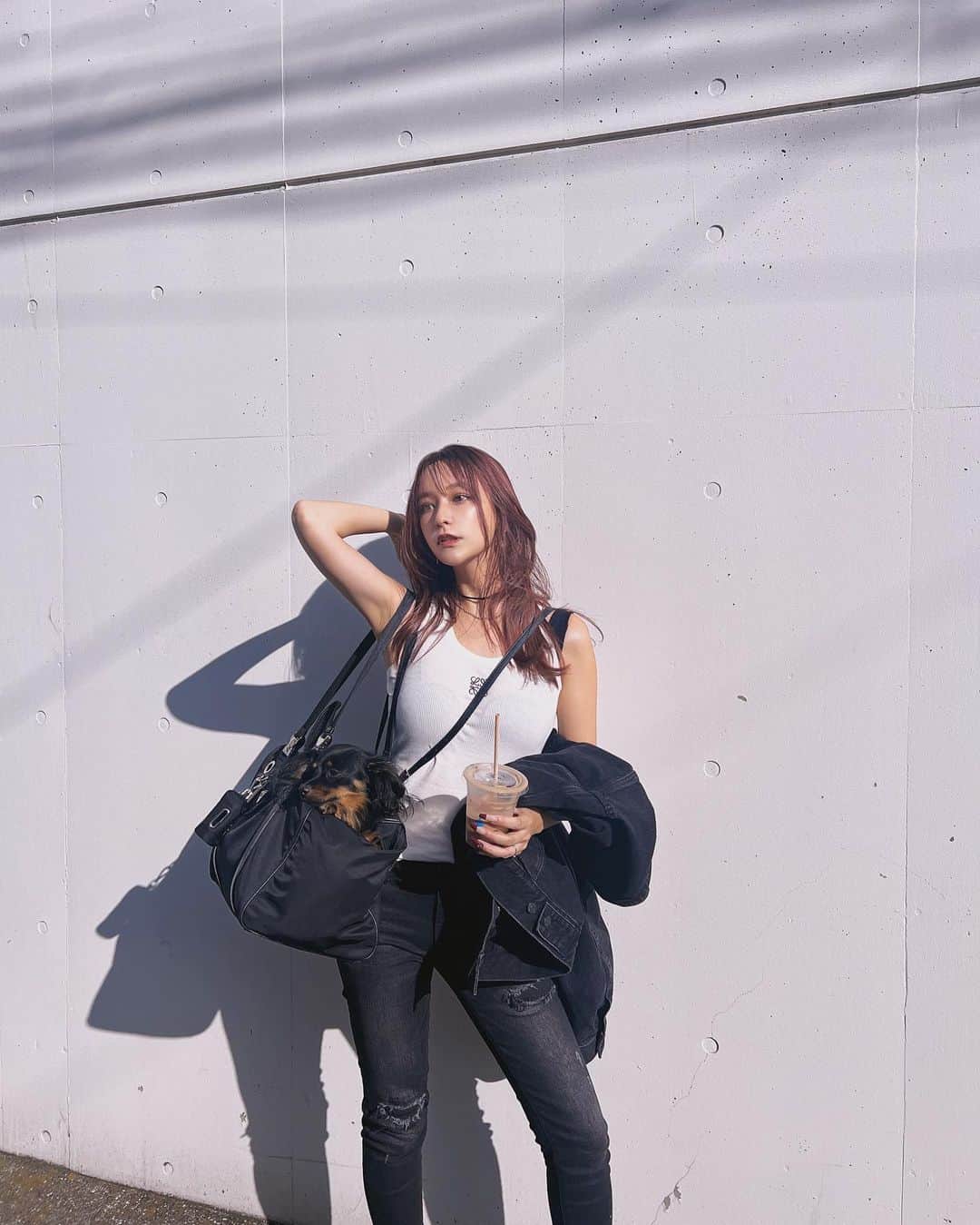 のインスタグラム：「🤍🤍🤍  set up @azulbymoussy_official   愛する息子を連れて いろんなところに行くのが 今の私の楽しみ🐶🍒 ろんちゅけビジュ良過ぎん？  #azulbymoussy  #アズールバイマウジー」