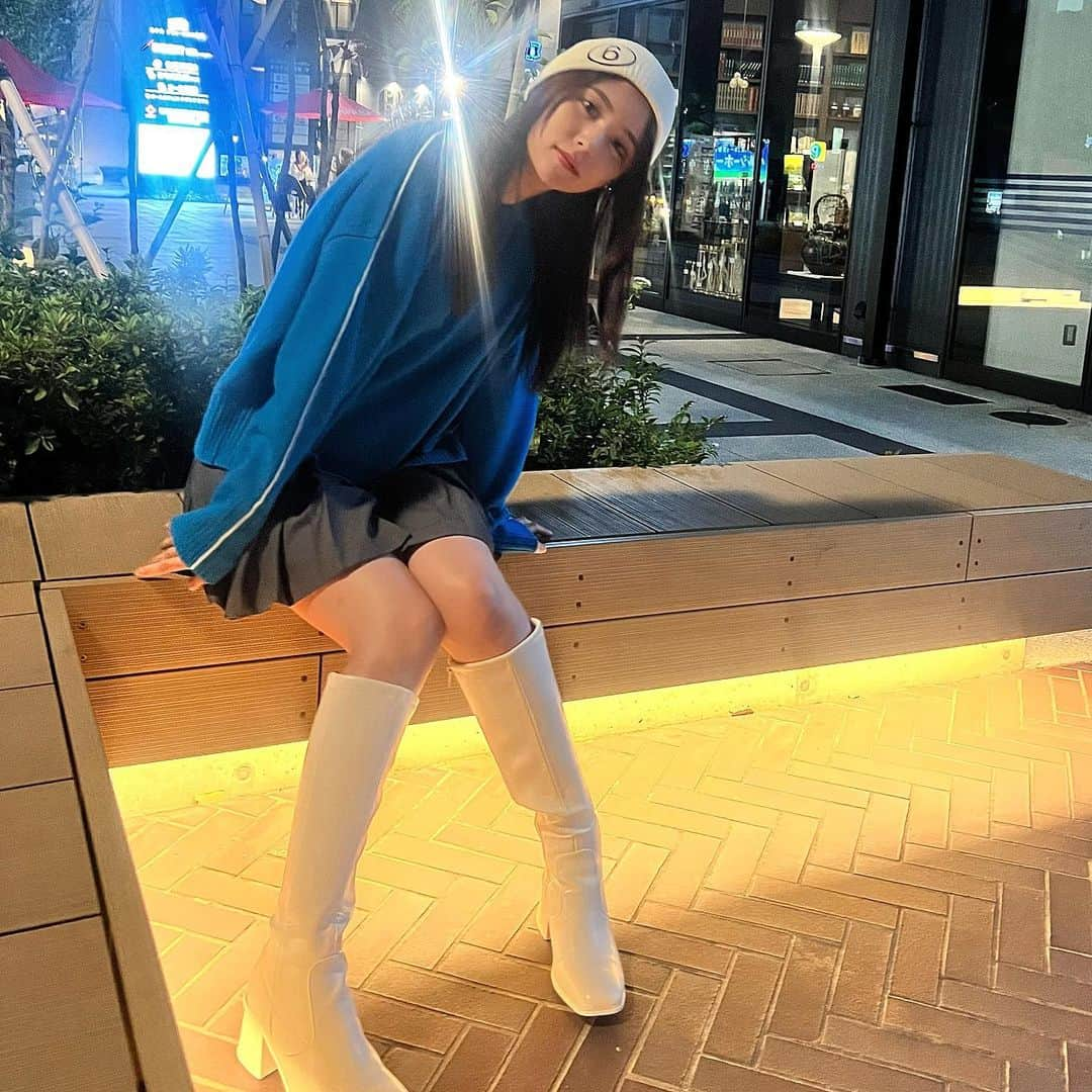 まつきりなさんのインスタグラム写真 - (まつきりなInstagram)「展示会で注文した服届いた💙  #まつきの私服 青ニット → @jines_official  ジャケット＆スカートのセットアップ→ @_verseauofficial_   #PR#秋服#ニット#セットアップ @andon_jionestore」10月8日 18時45分 - matsuki_rina