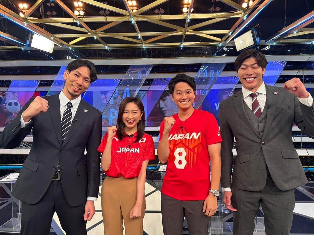 フジテレビ「S-PARK週末スポーツニュース」さんのインスタグラム写真 - (フジテレビ「S-PARK週末スポーツニュース」Instagram)「昨日のS-PARKでは#清水邦広 さん、#福澤達哉 さんに生出演していただきました🏐 今夜のS-PARKは！男子バレーボール日本代表の皆さんが全員で生出演💙🤍❤️ #龍神NIPPON  #ココで決める　 #ココで決めた 🎊」10月8日 18時37分 - fujitv_spark