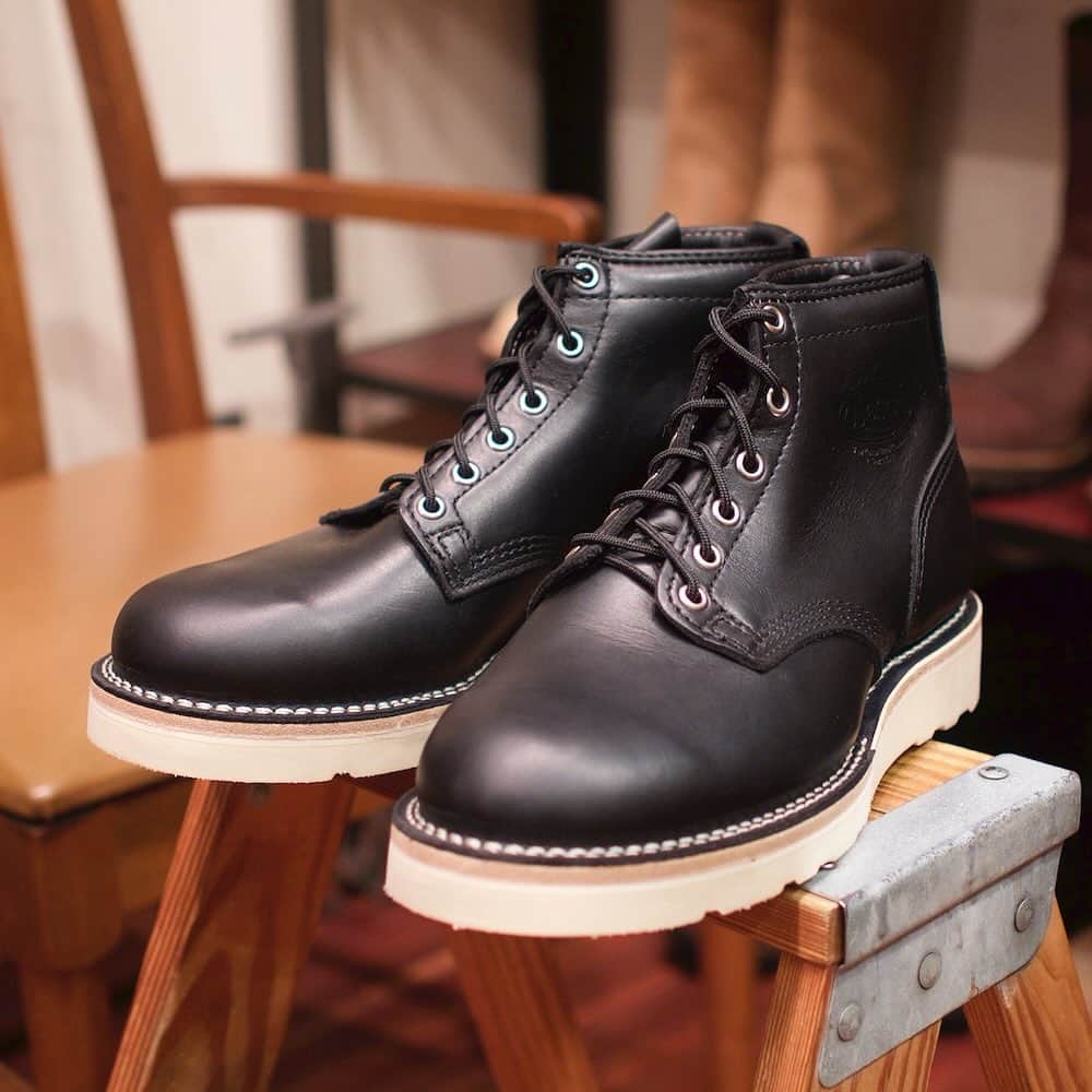 のインスタグラム：「Custom Sample “Warren" 使い勝手の良さそうなショート丈のカスタム"Warren"を紹介します！詳しくはスタッフブログにて。 . https://wescojapan.blogspot.com/2023/10/custom-sample-warren.html . ＊尚、今月のWESCO恵比寿店は10/10火)、10/11(水)、10/18(水)、10/24火)、10/25(水)がお休みとなります。普段の水曜定休以外にも火曜日のお休みがございますので、お間違いの無いようよろしくお願いします。 . @wesco_japan アカウントトップのURLからブログへリンクします。 . #westcoastshoecompany #wesco #wescoboots #warren #since1918 #100YEARS #oregon #scappoose #madeinUSA #tokyo #ebisu #wescojapan #wescoebisu #wescosetagaya」